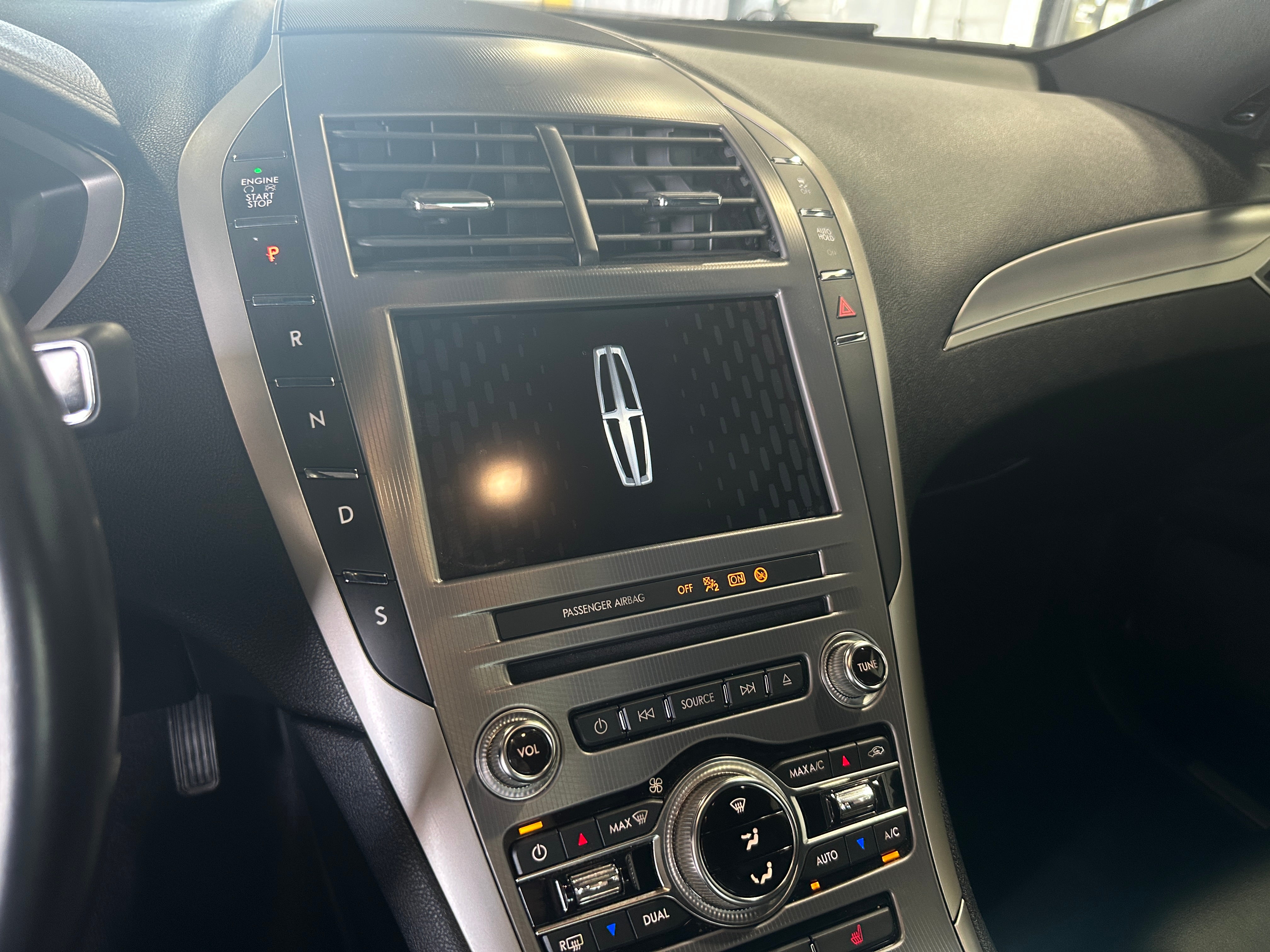 2017 Lincoln MKZ Premiere 3