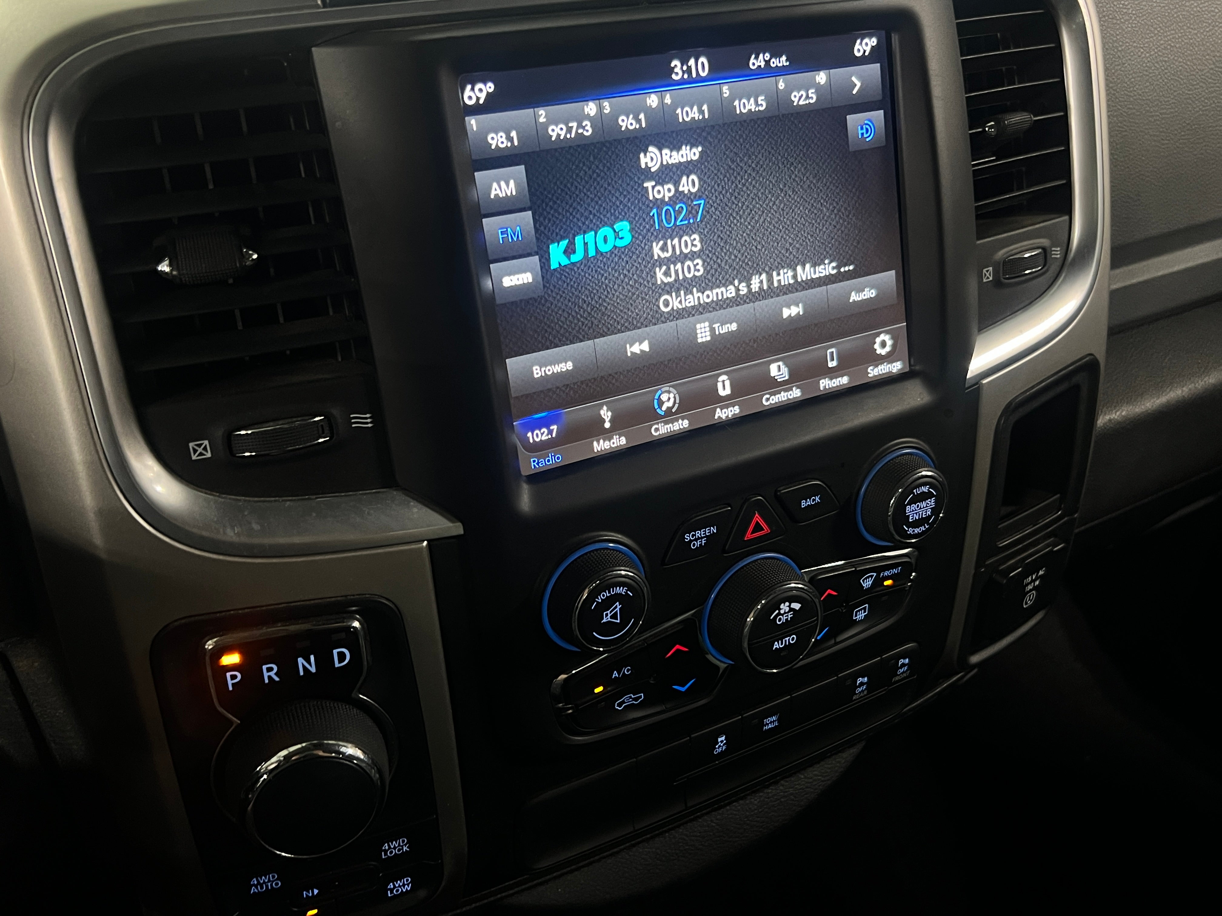 2019 RAM 1500 Classic Big Horn 4