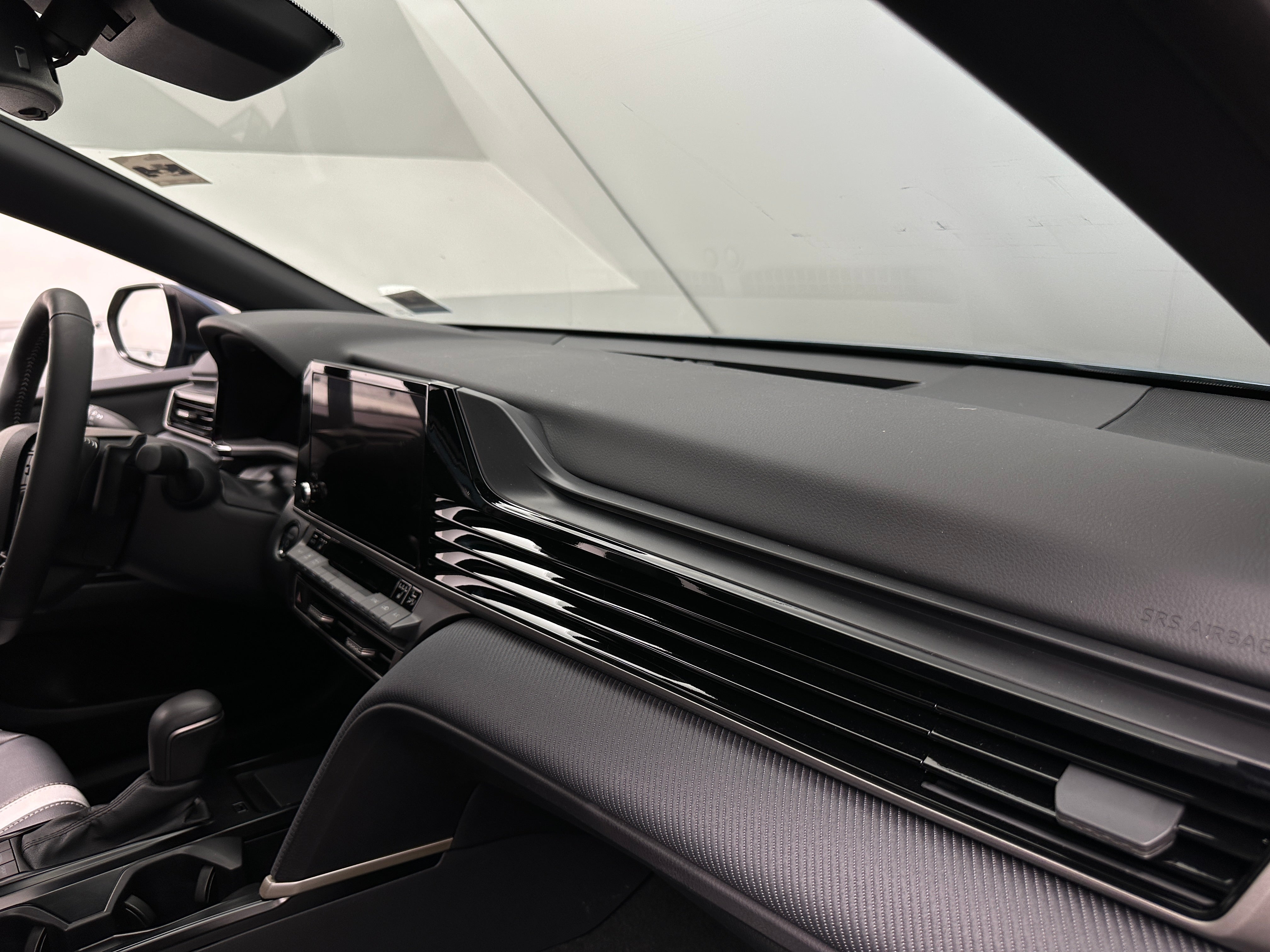 2025 Toyota Camry SE 3