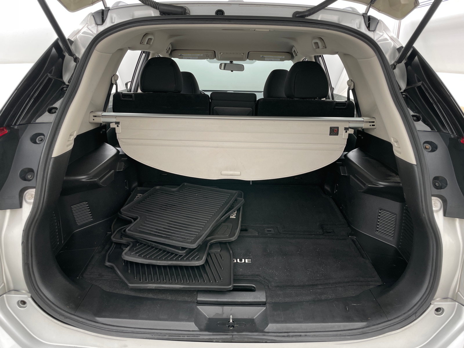 Thumbnail: 2017 Nissan Rogue - 6