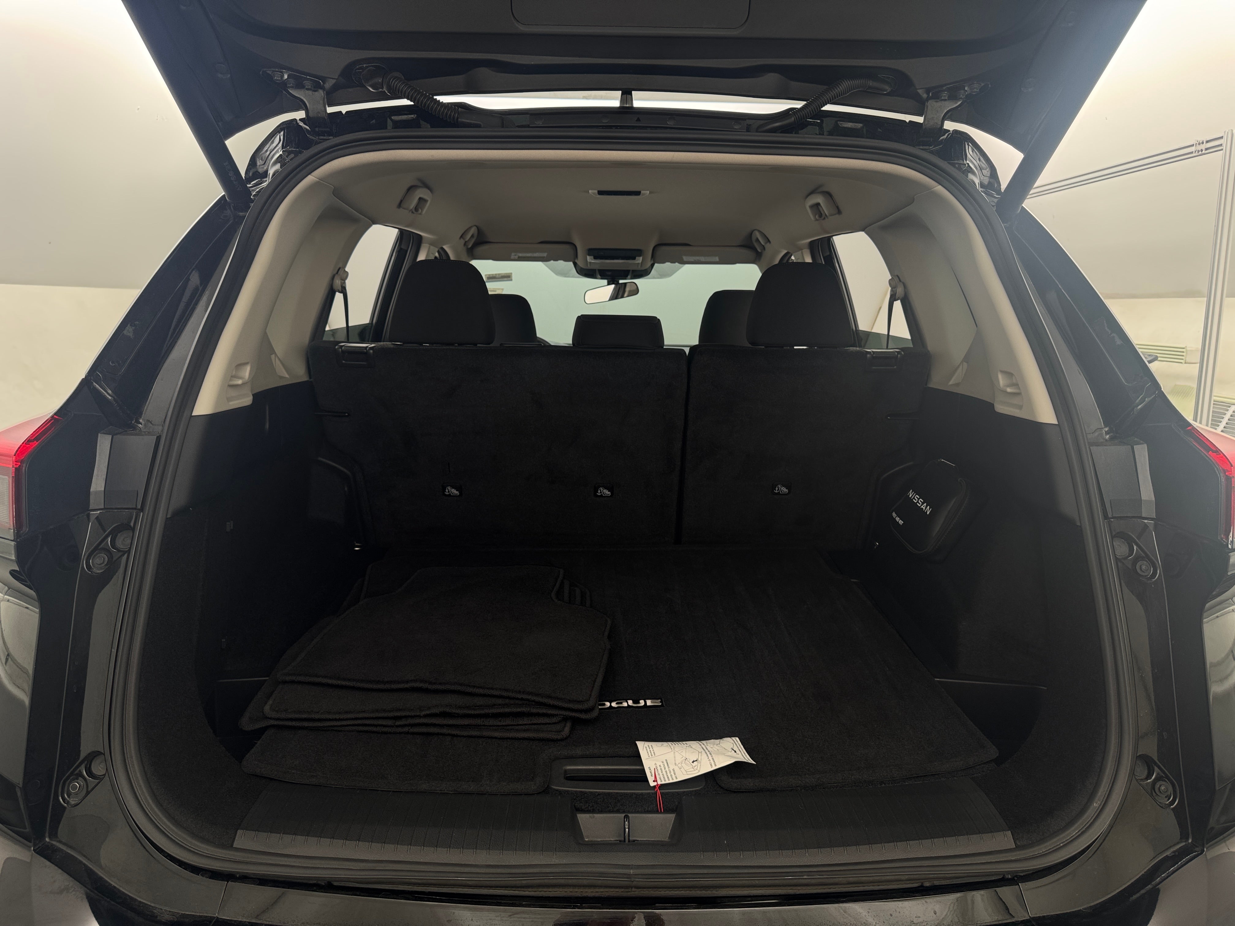 2025 Nissan Rogue SV 7