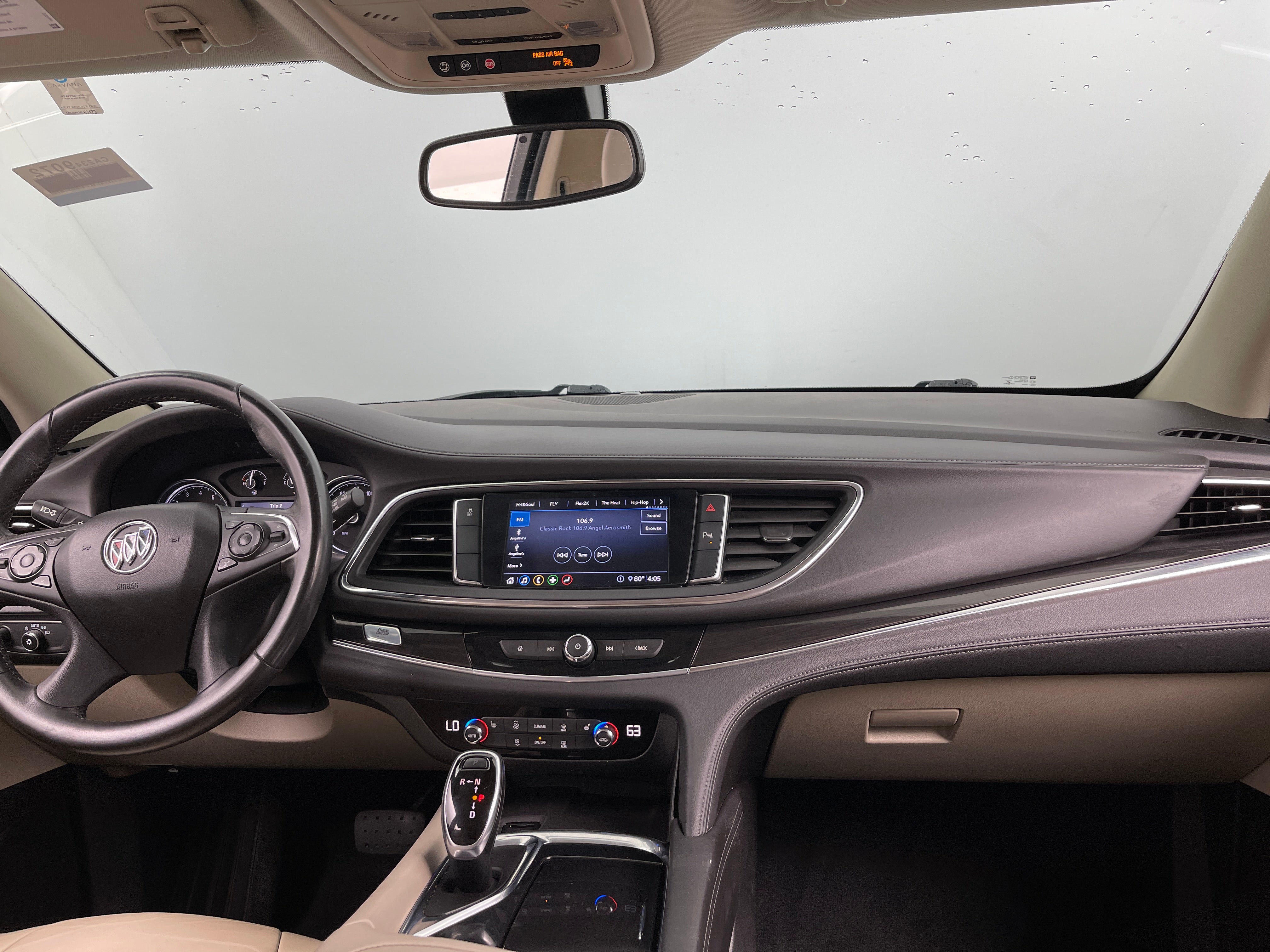 2021 Buick Enclave Essence 2