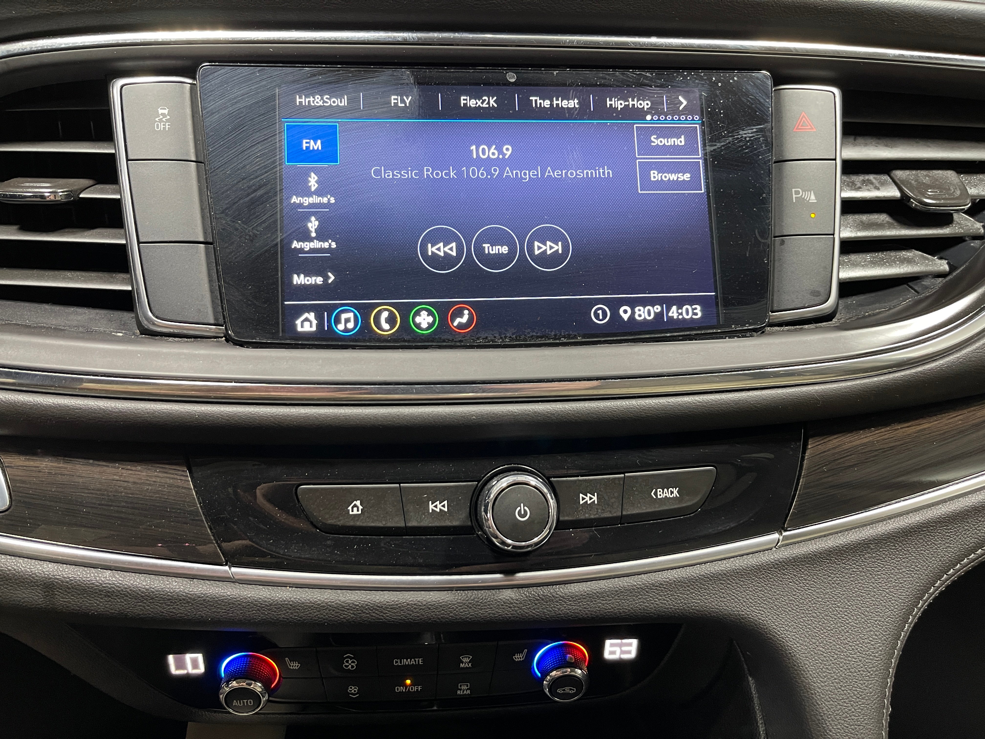 2021 Buick Enclave Essence 3