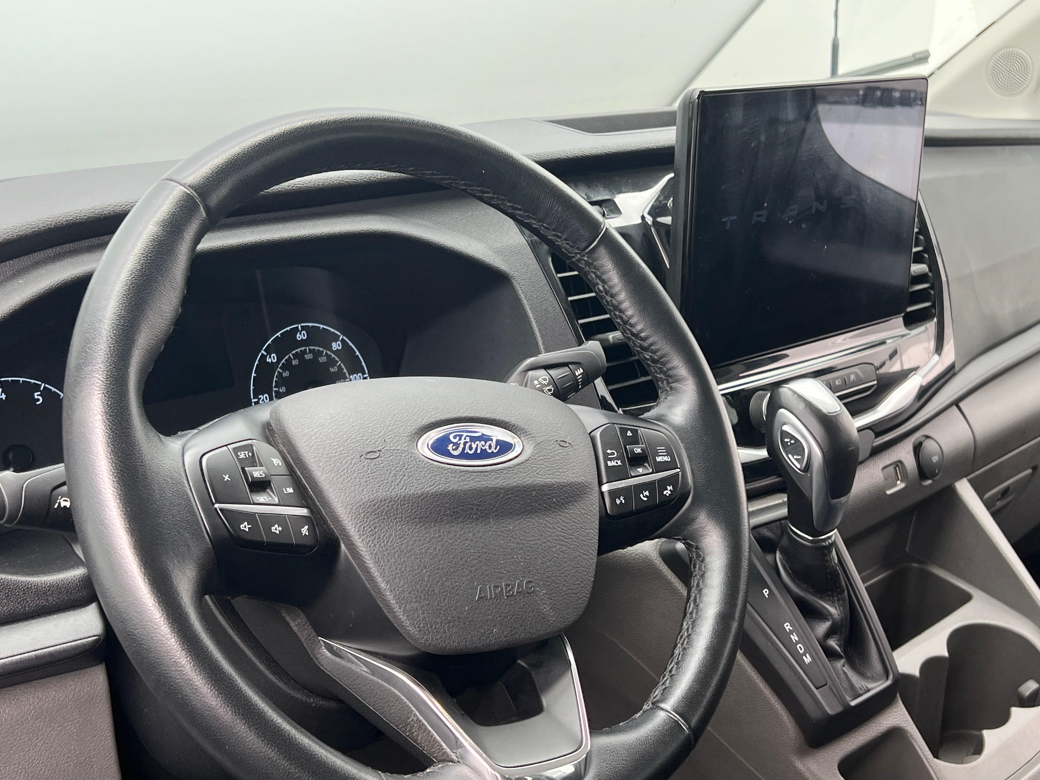 2023 Ford Econoline E-350 4