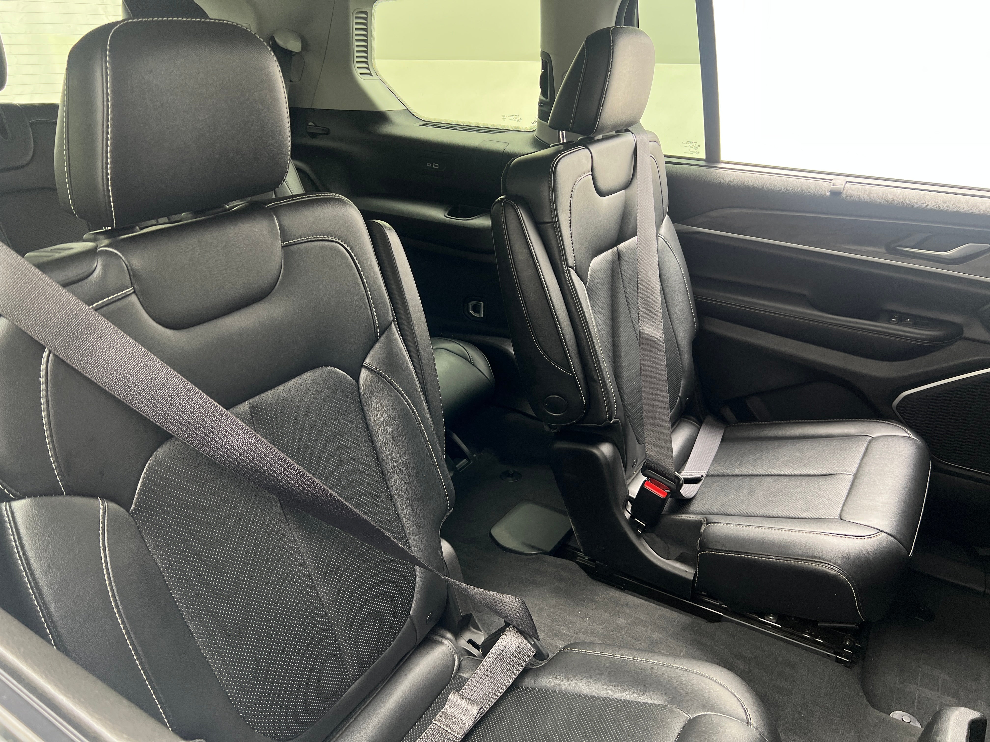 2023 Jeep Grand Cherokee L Limited Edition 5