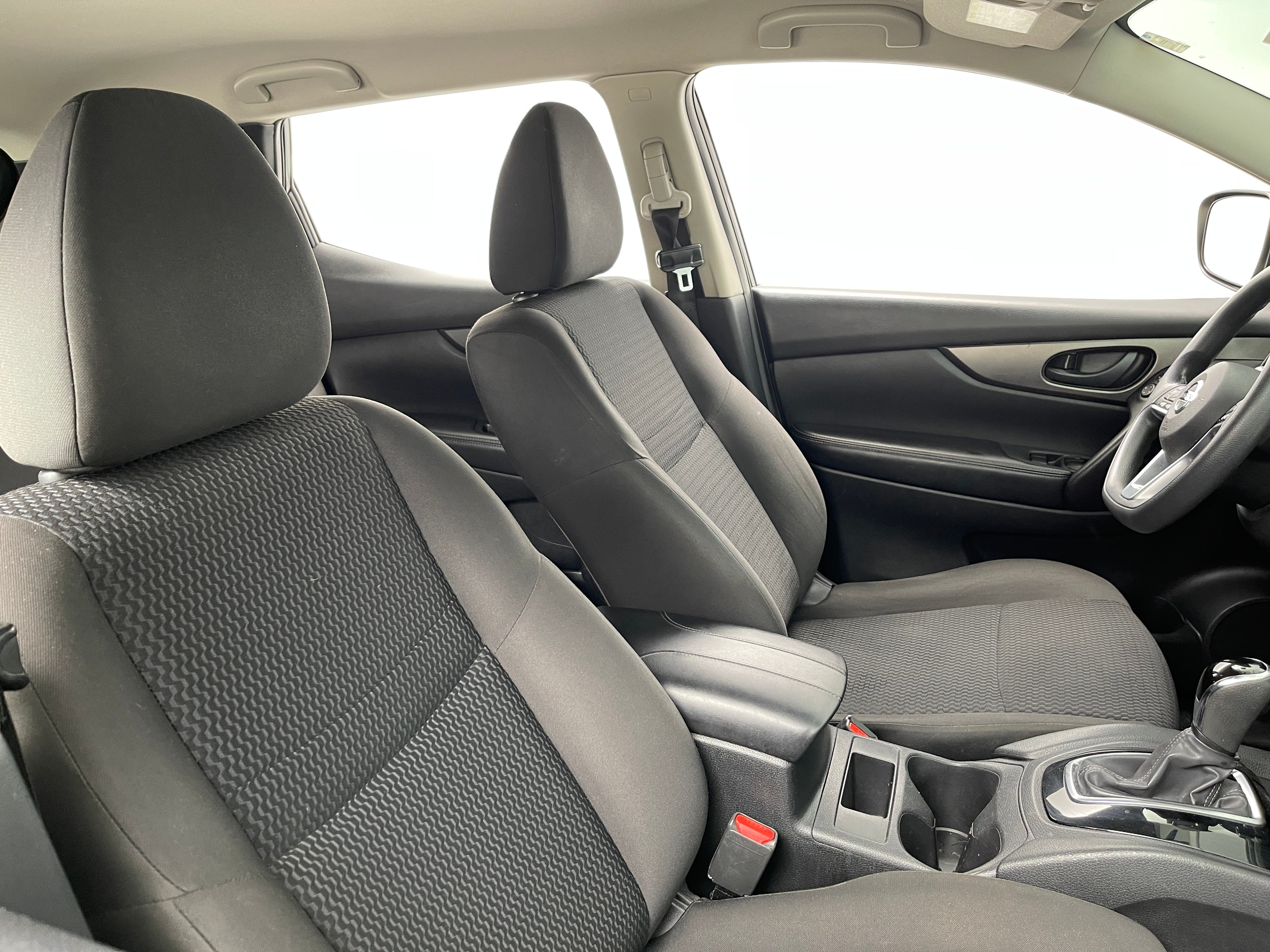 2017 Nissan Rogue Sport S 2