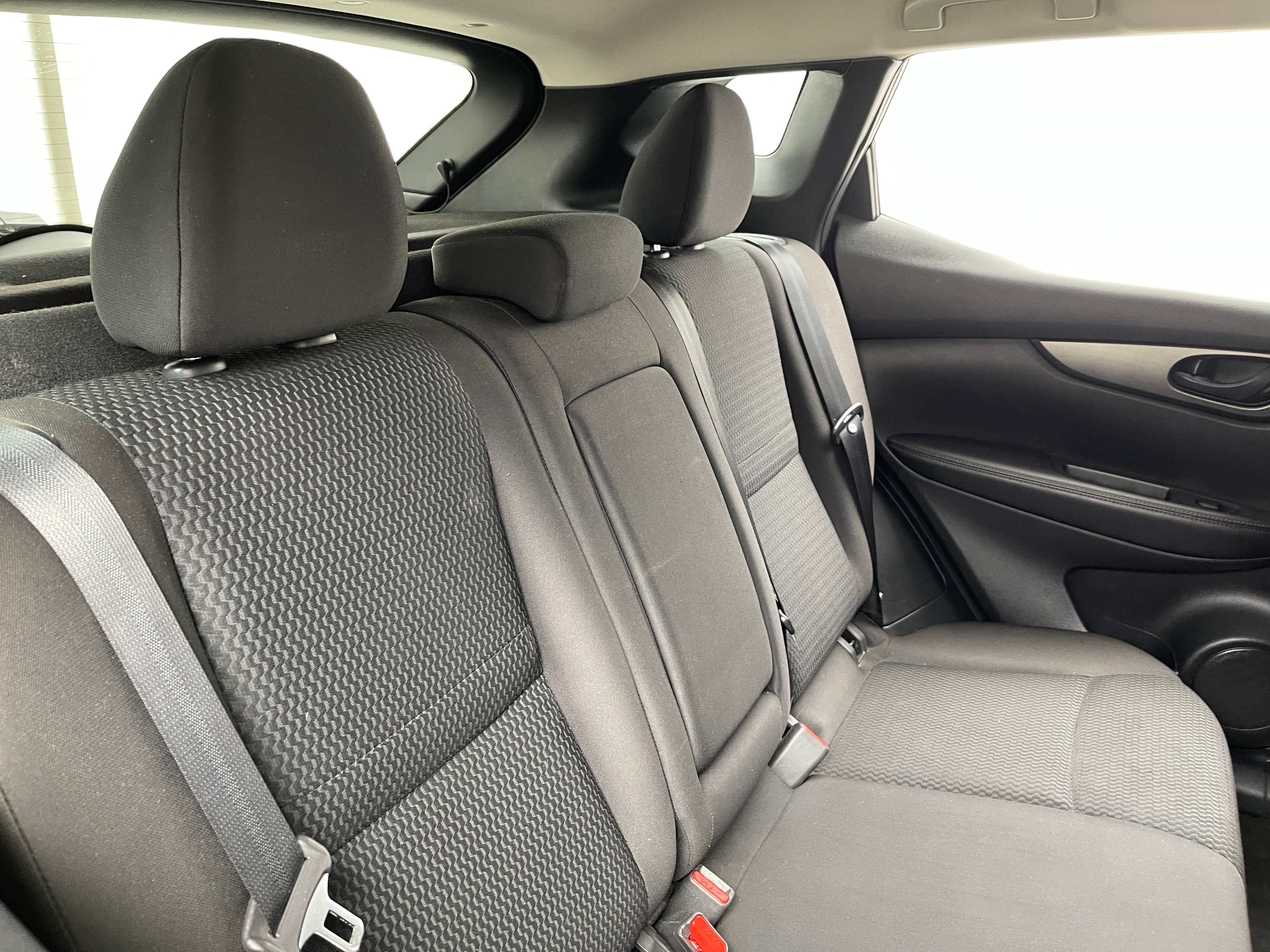 2017 Nissan Rogue Sport S 6