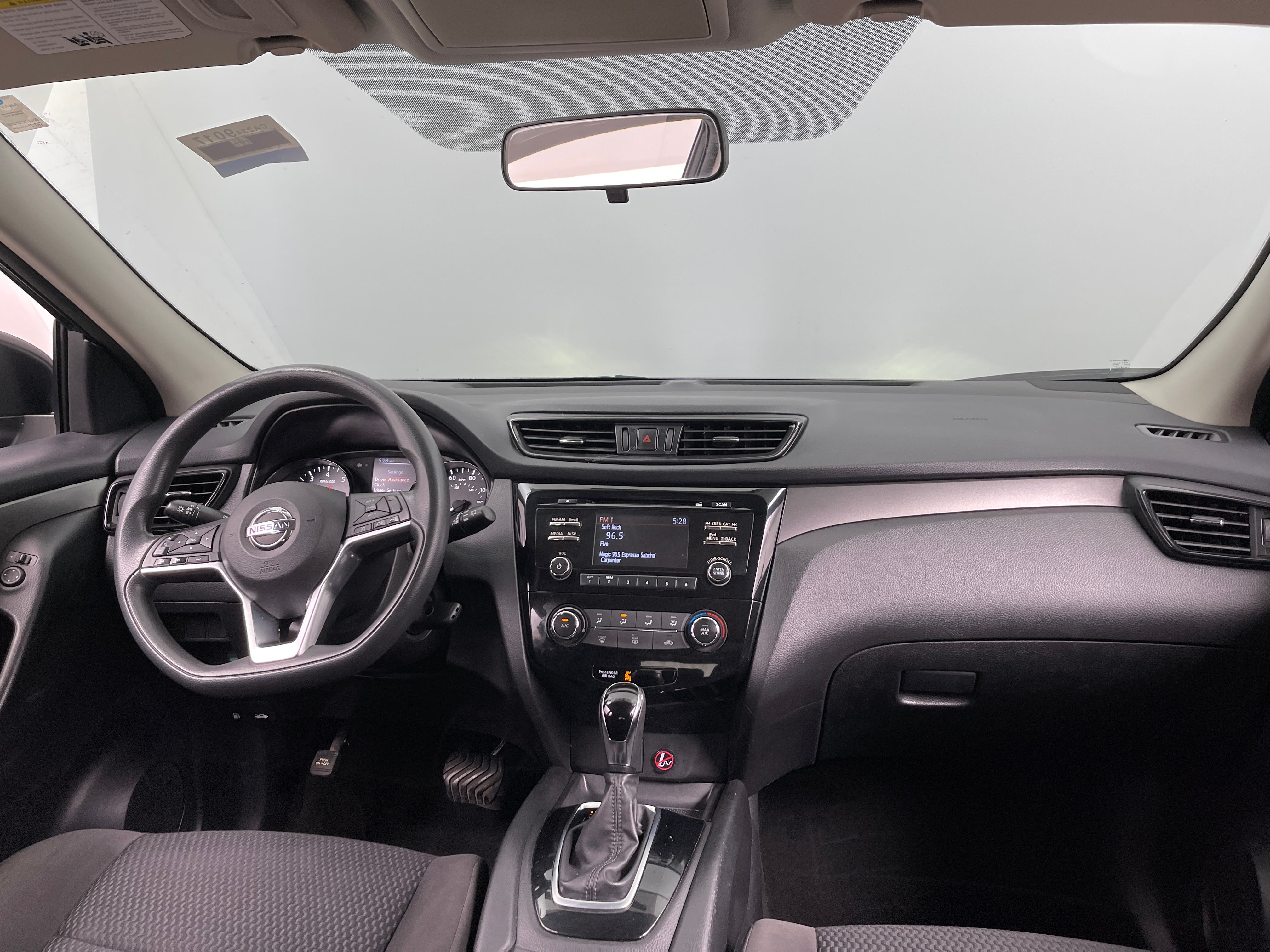 2017 Nissan Rogue Sport S 3