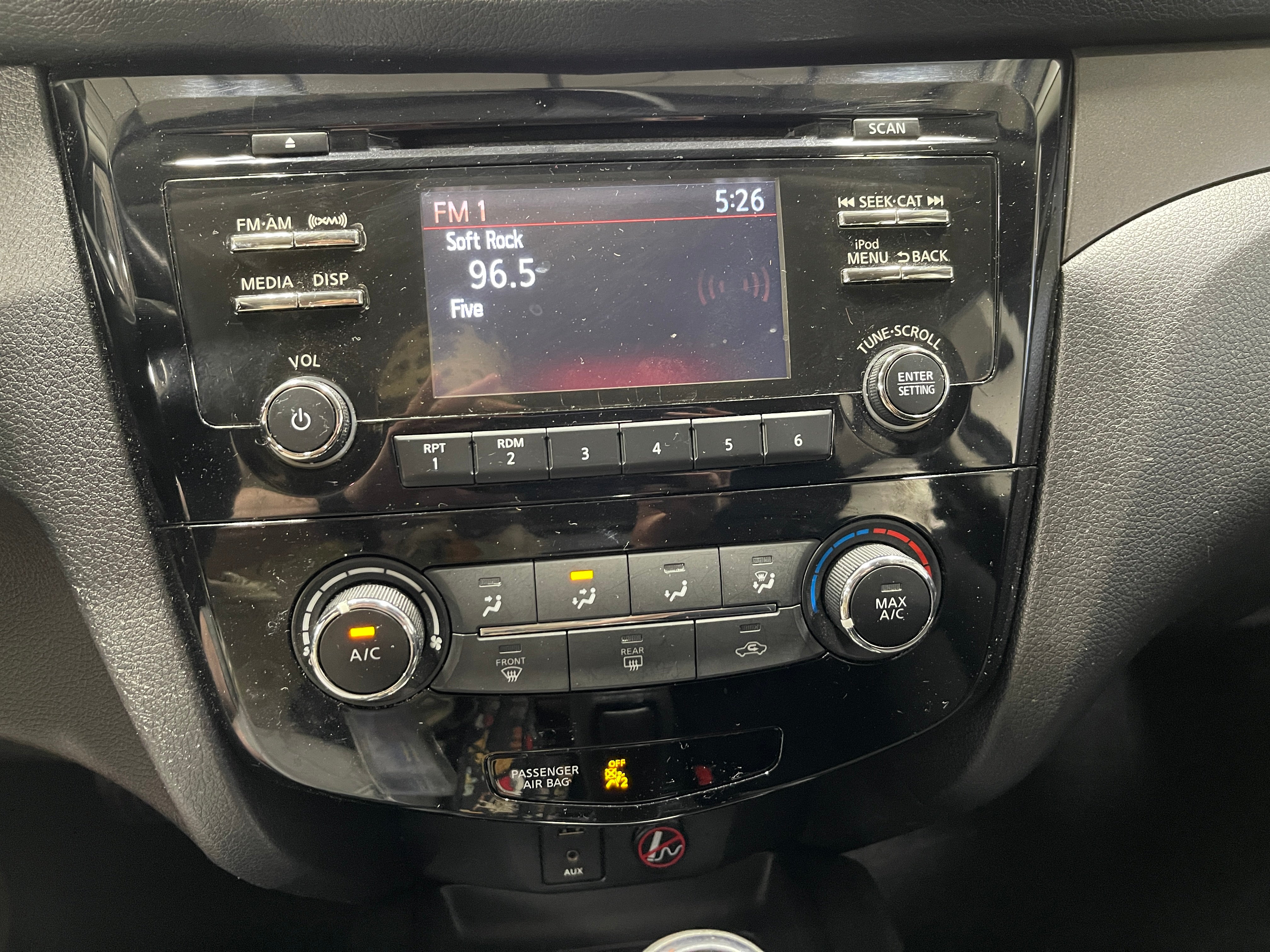 2017 Nissan Rogue Sport S 4