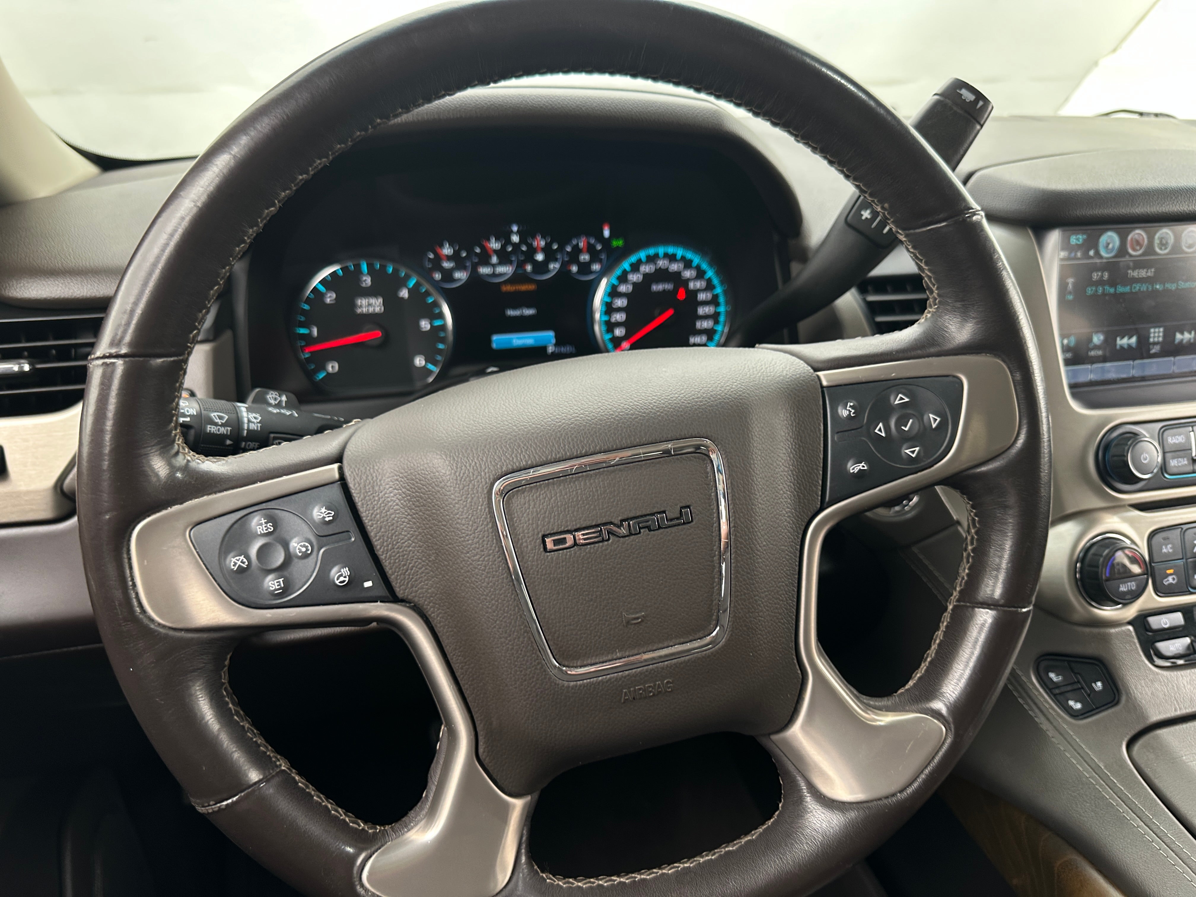 2020 GMC Yukon XL Denali 4