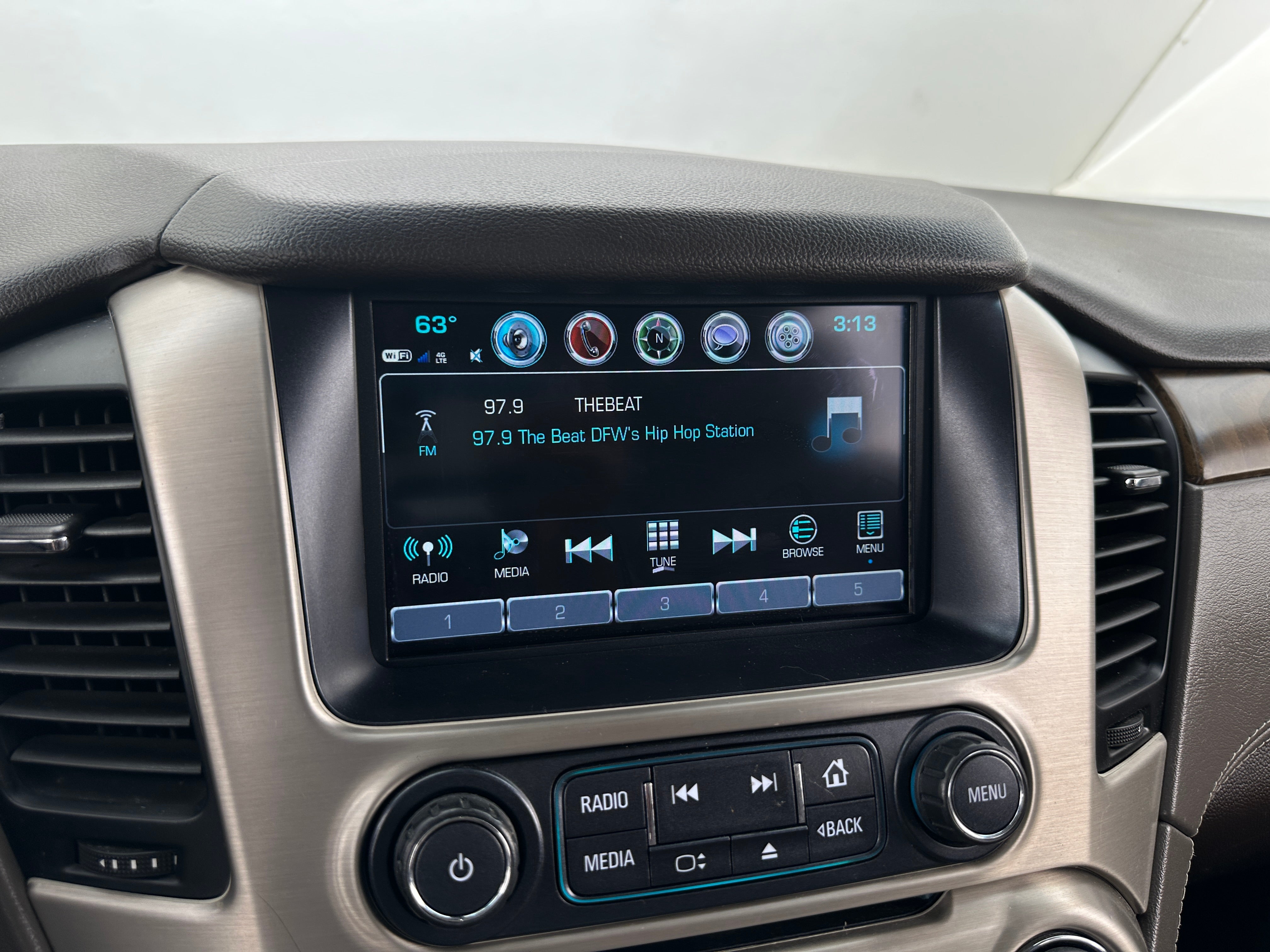 2020 GMC Yukon XL Denali 3