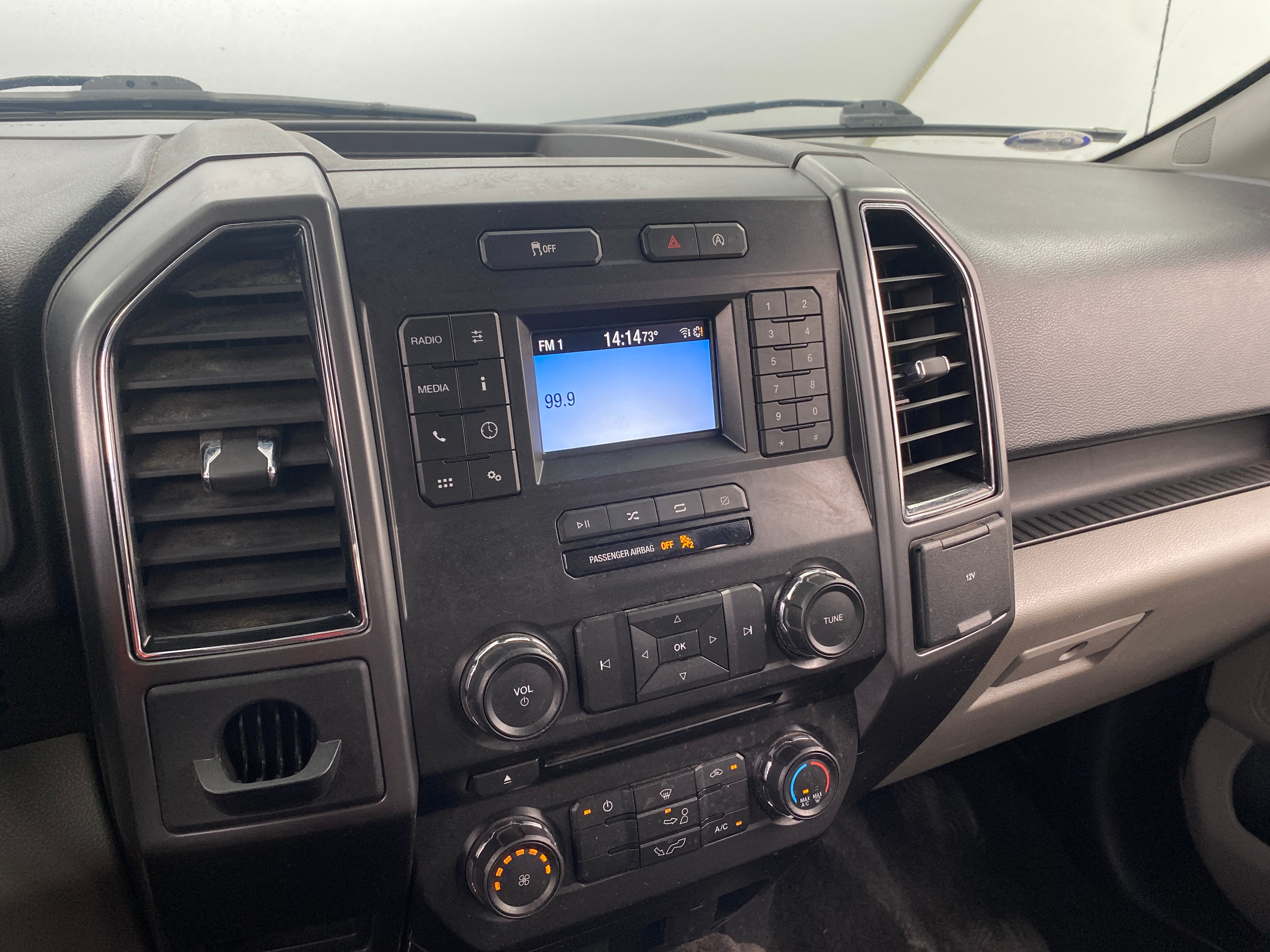 2018 Ford Econoline E-150 4