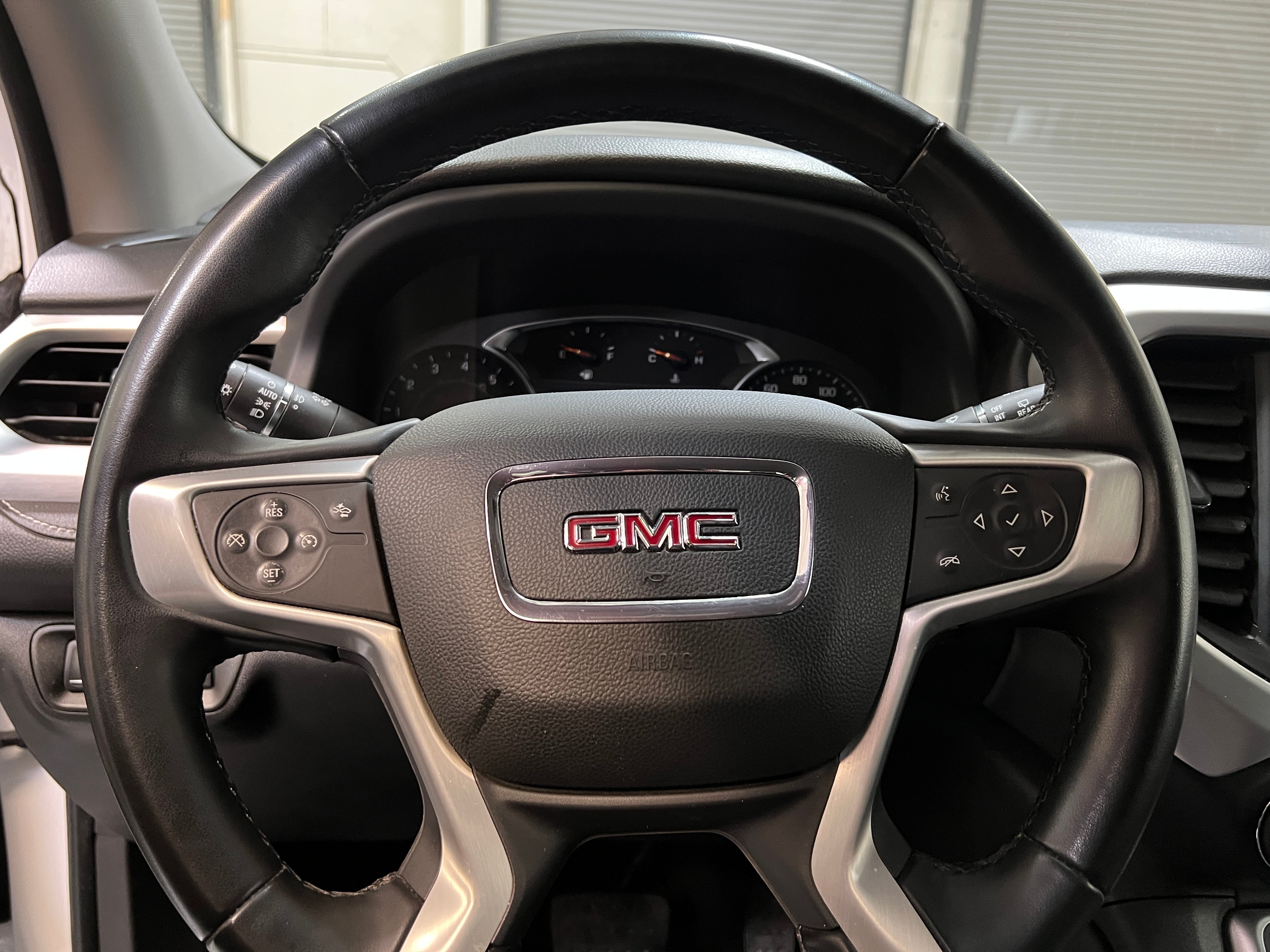 2023 GMC Acadia SLT 5