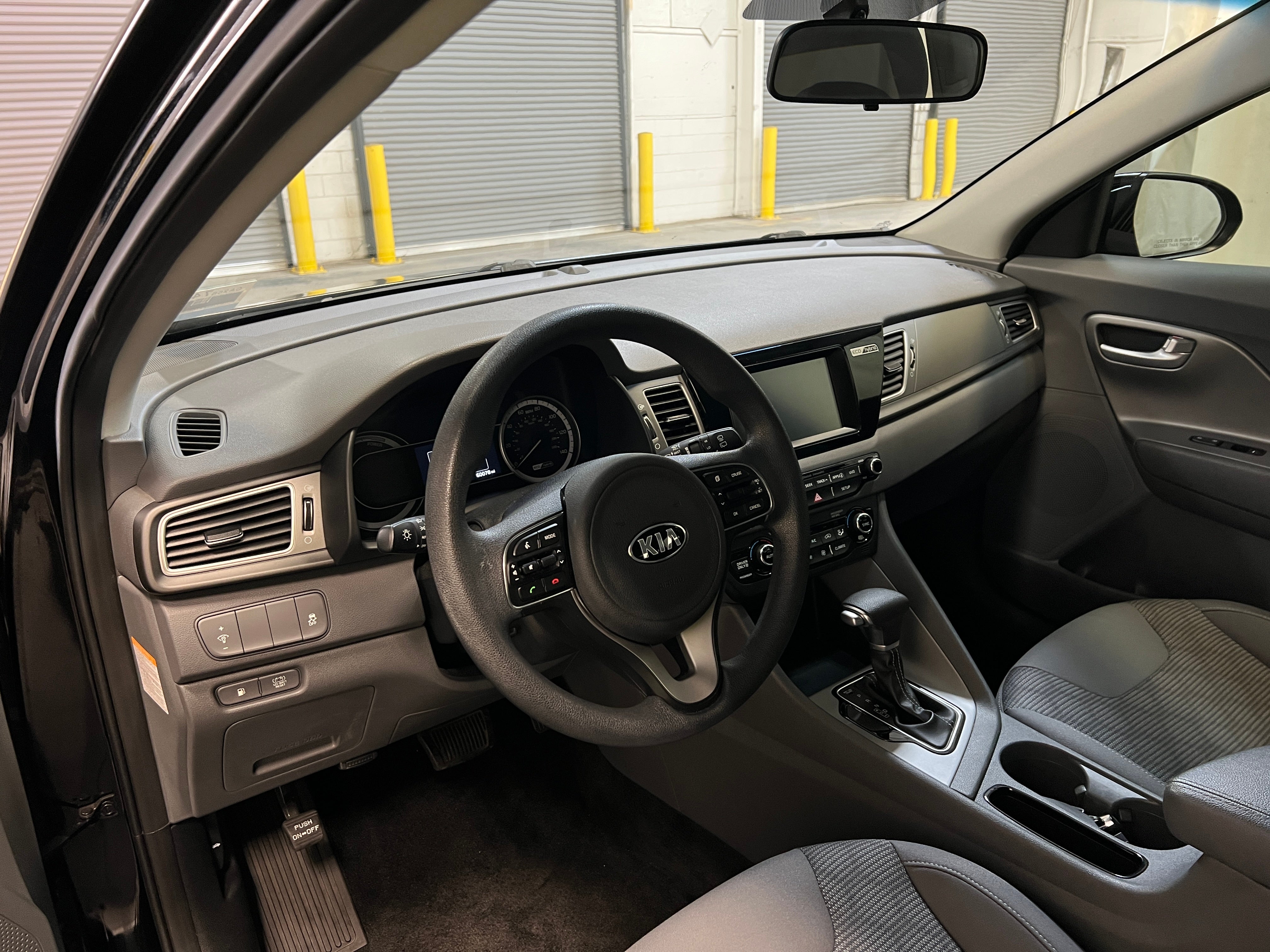 2017 Kia Niro LX 3