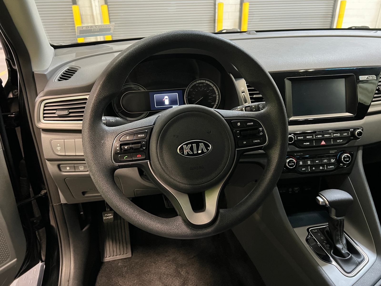 Thumbnail: 2017 Kia Niro - 5