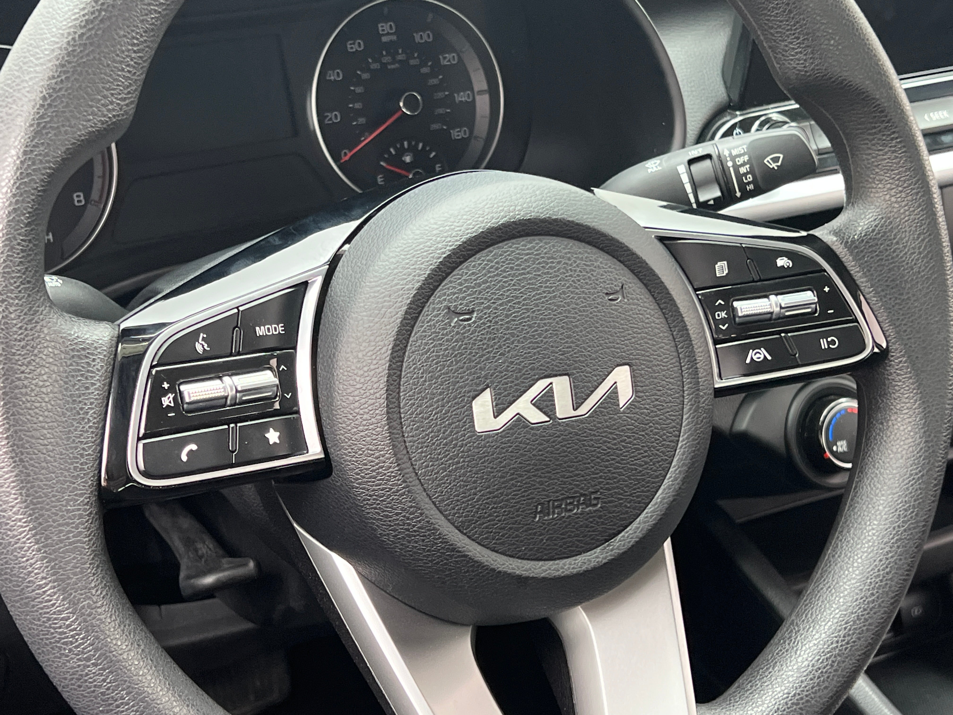 2024 Kia Forte LXS 5