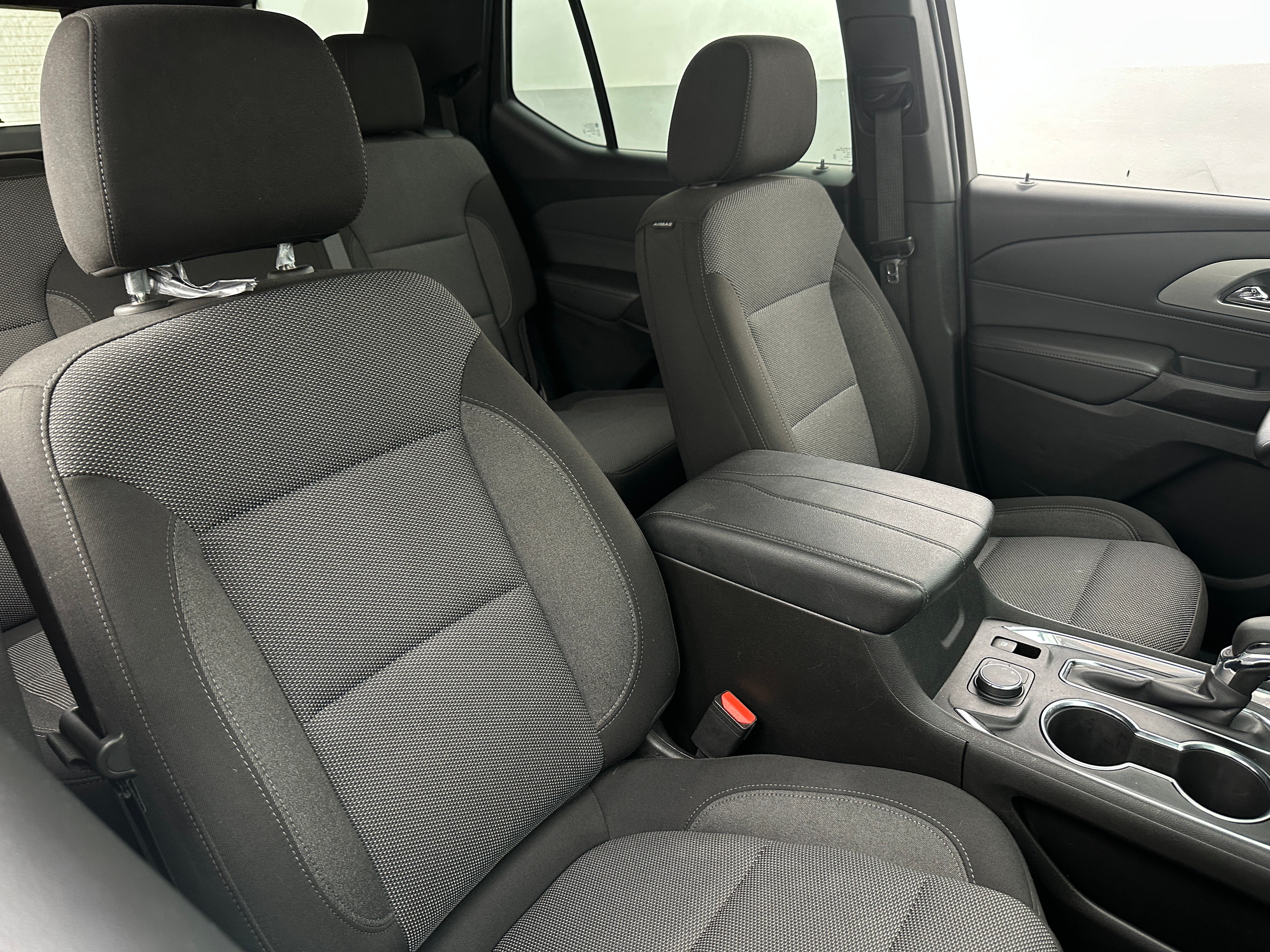 2023 Chevrolet Traverse LT 2