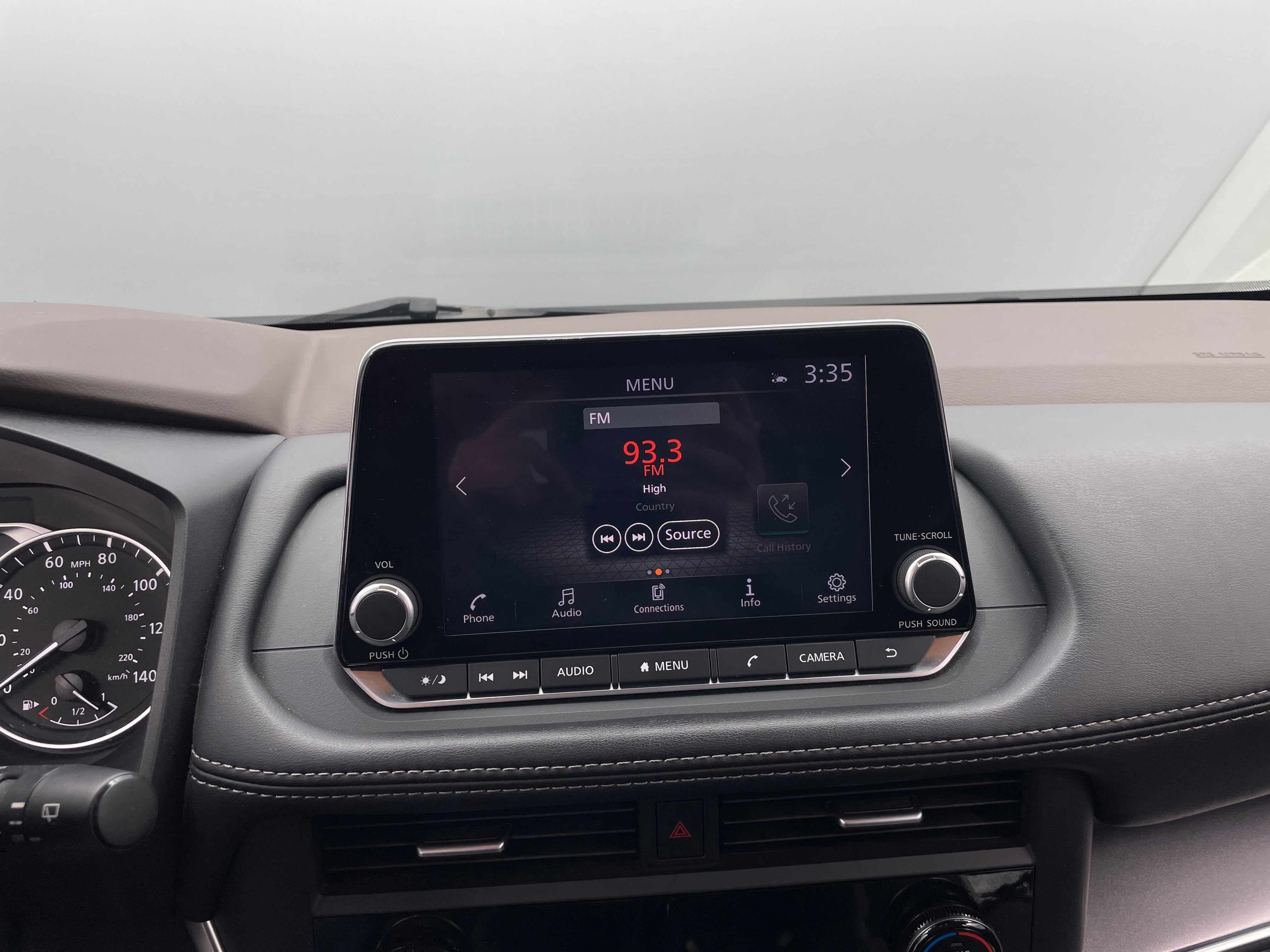 2023 Nissan Rogue SV 4