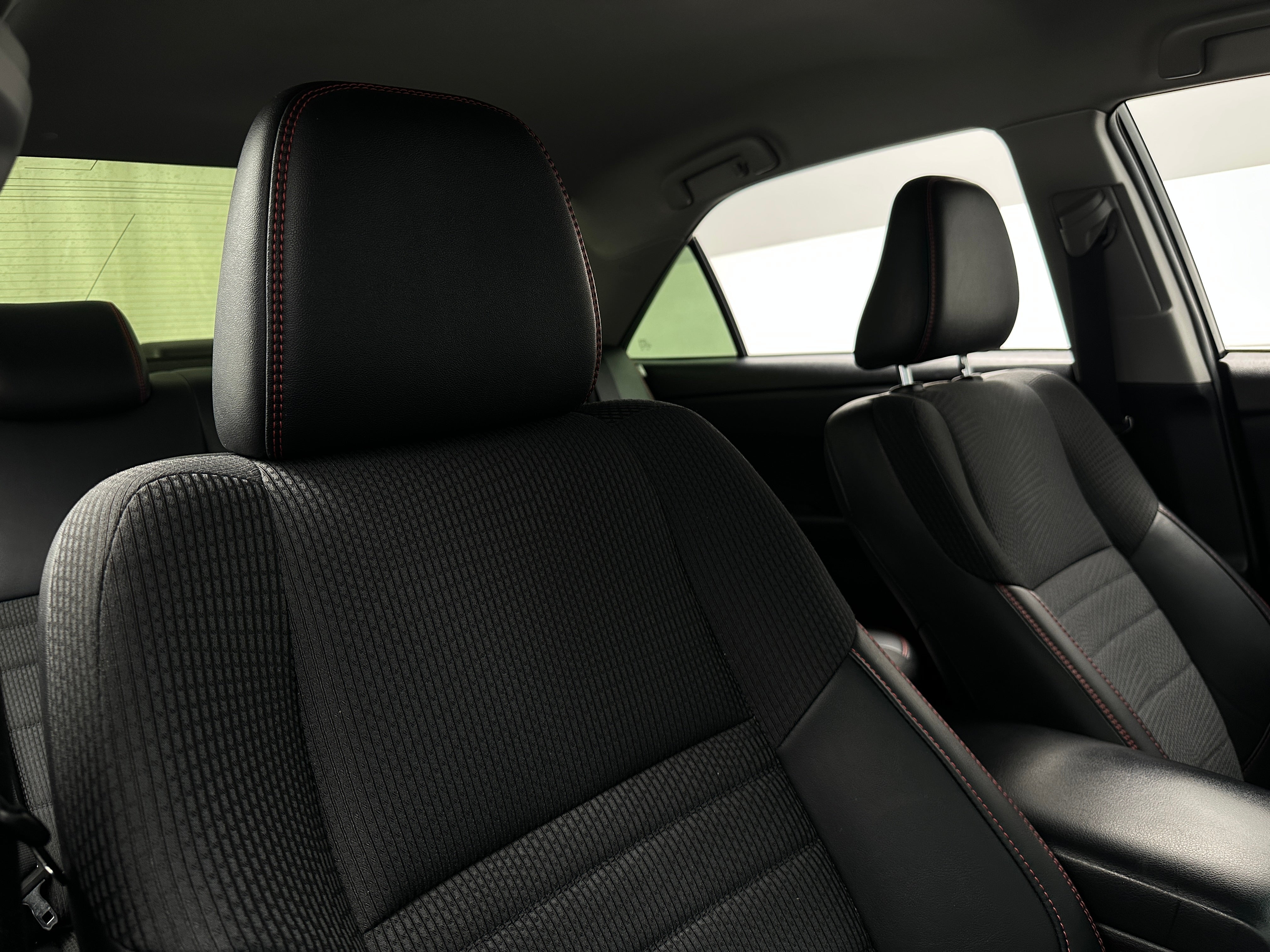 2017 Toyota Camry SE 2