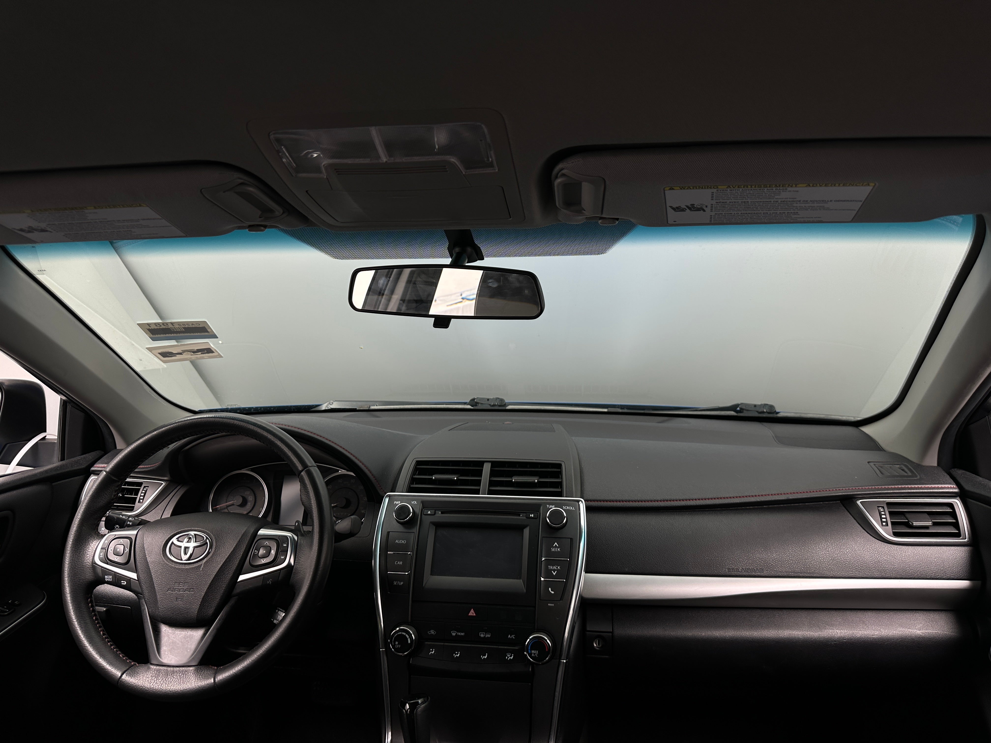 2017 Toyota Camry SE 3