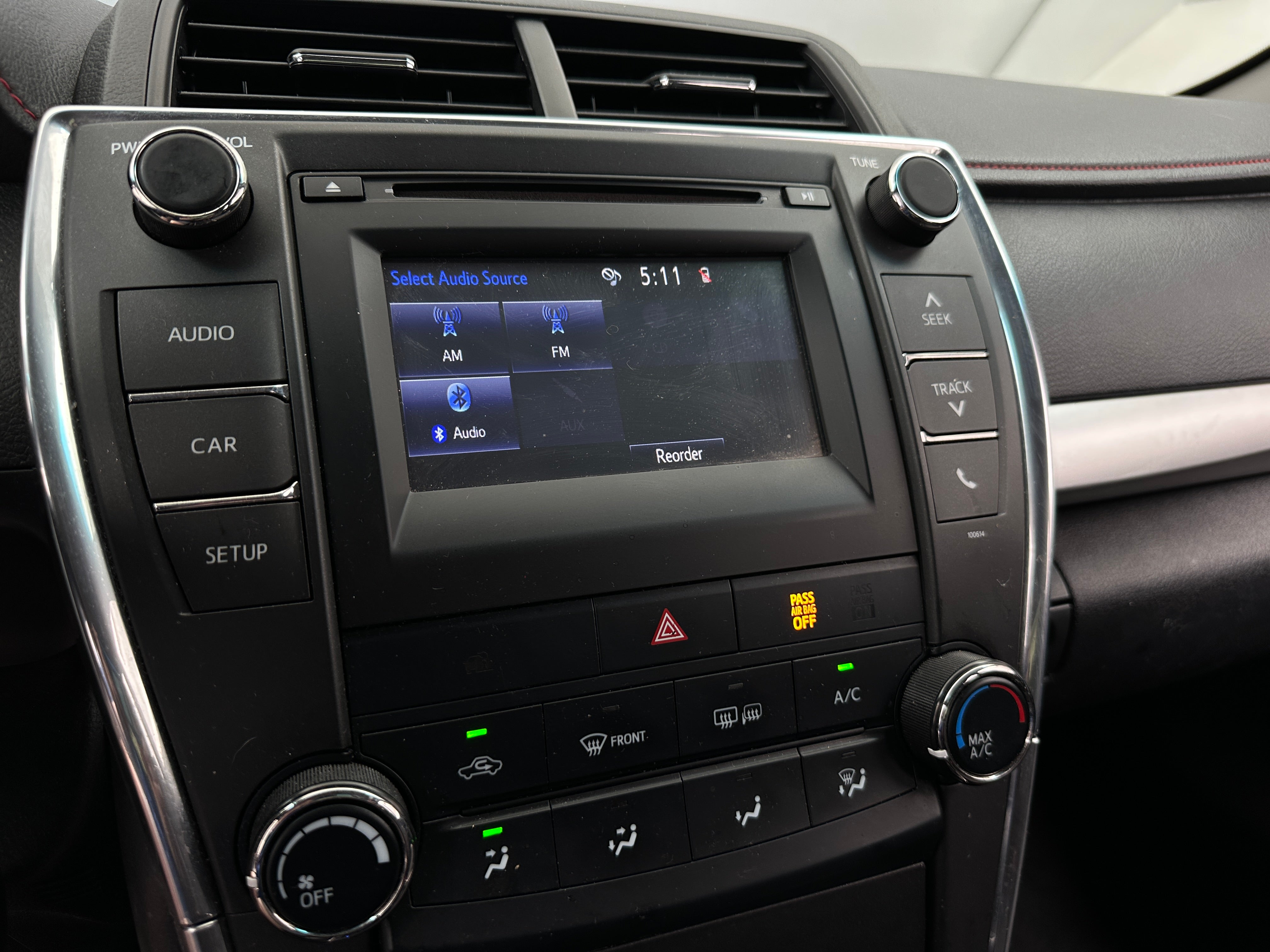 2017 Toyota Camry SE 4