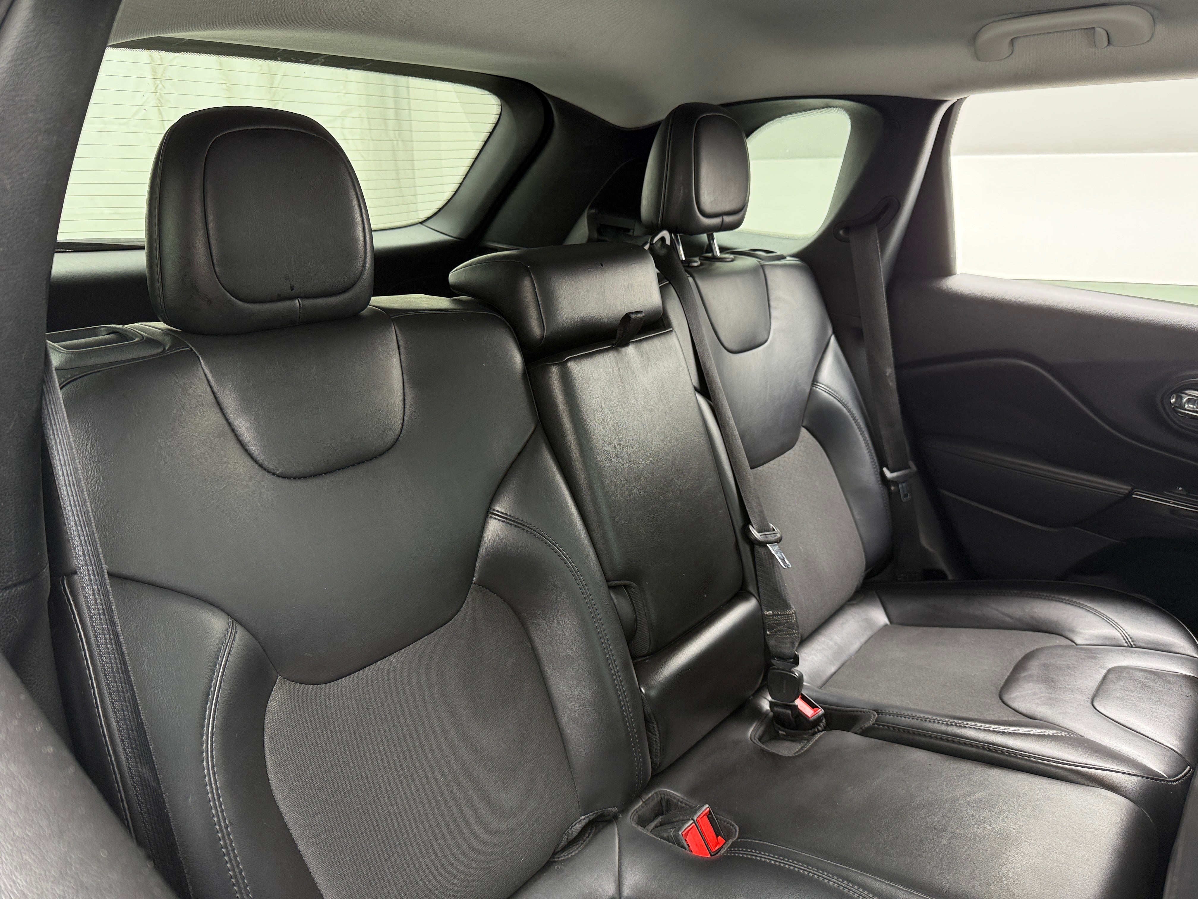 2021 Jeep Cherokee Altitude 6