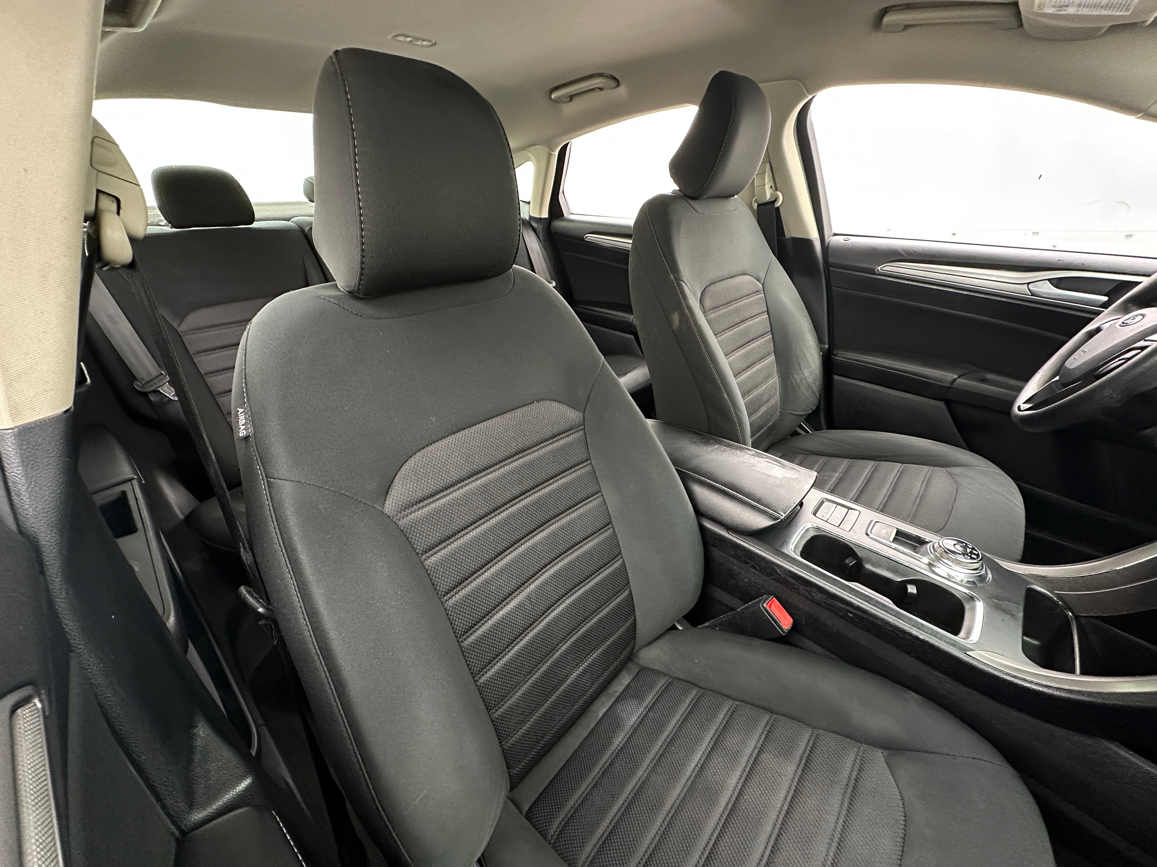 2020 Ford Fusion SE 2