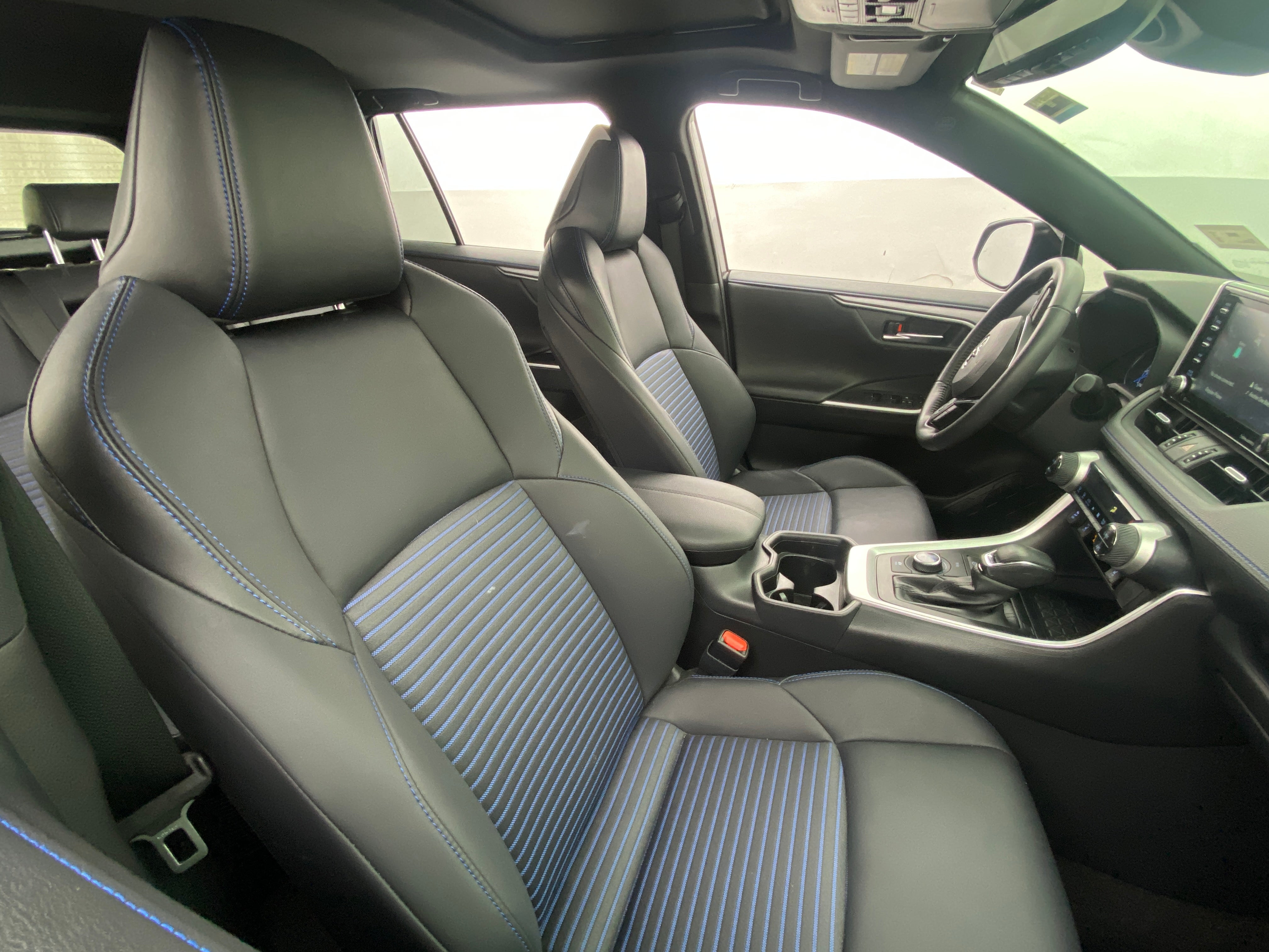 2021 Toyota RAV4 XSE 2