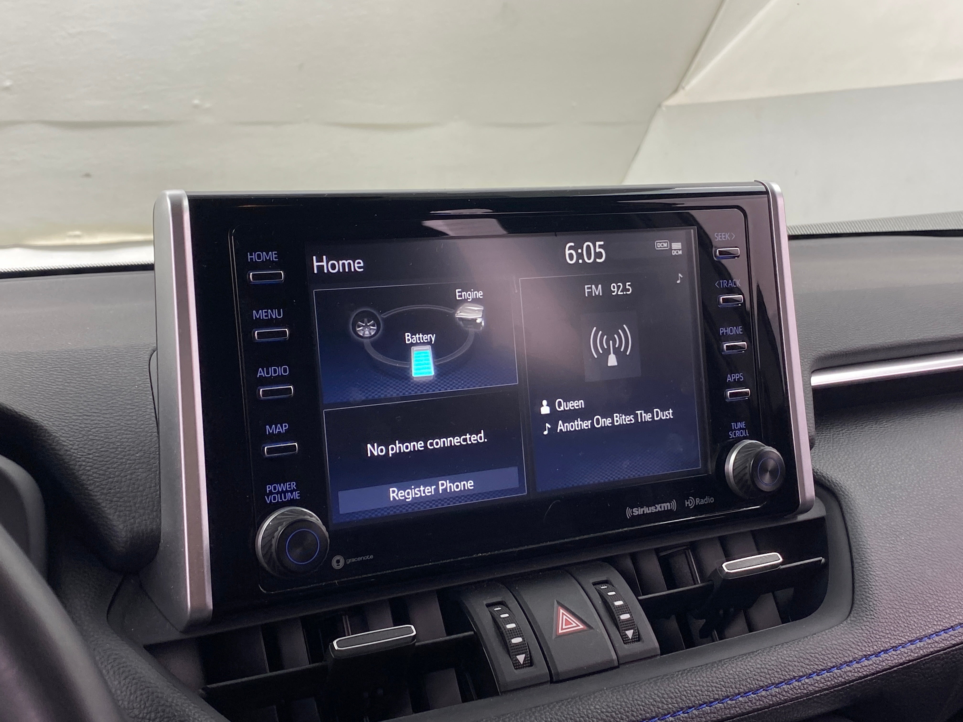 2021 Toyota RAV4 XSE 4
