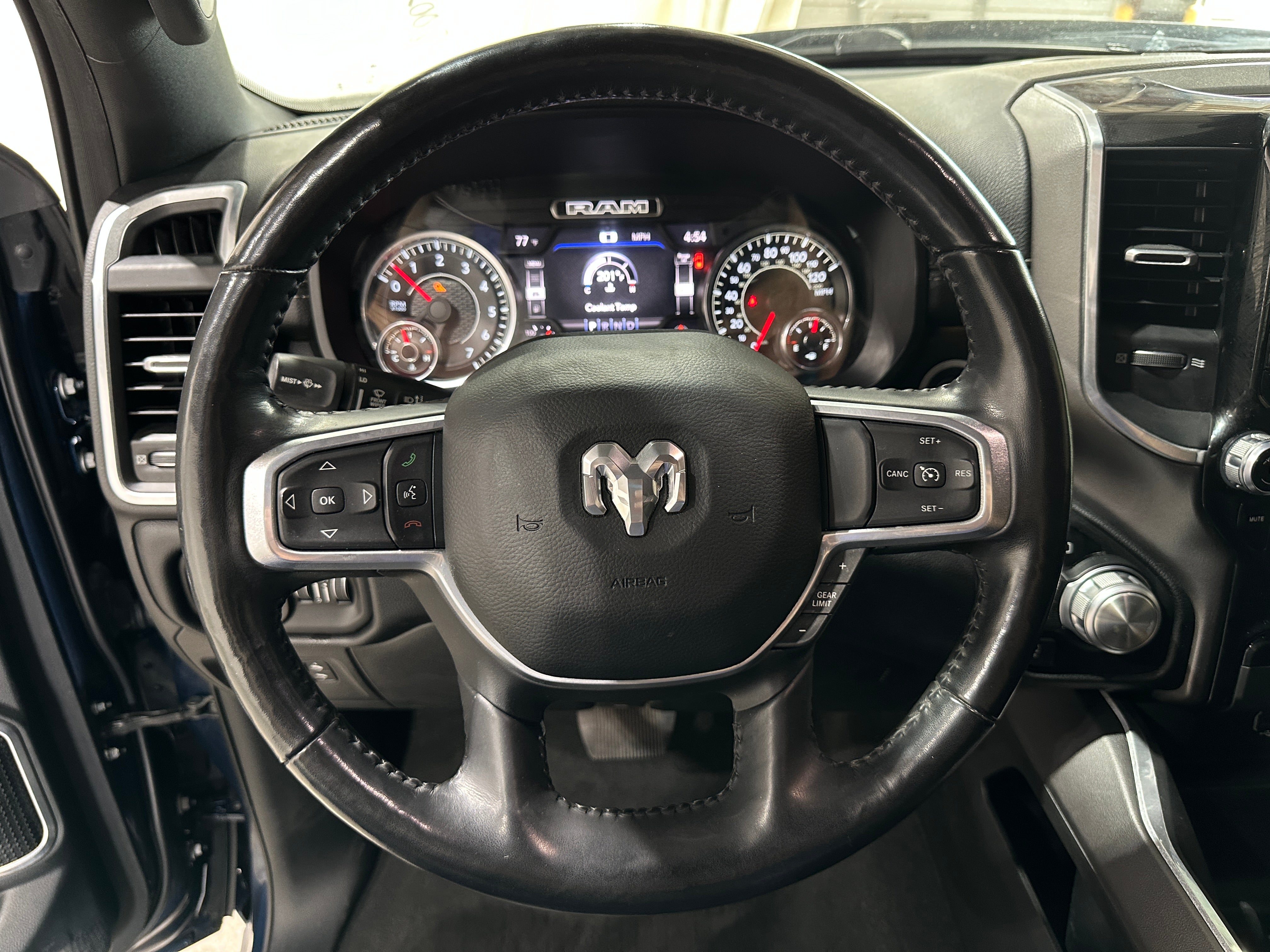 2020 RAM 1500 Laramie 5