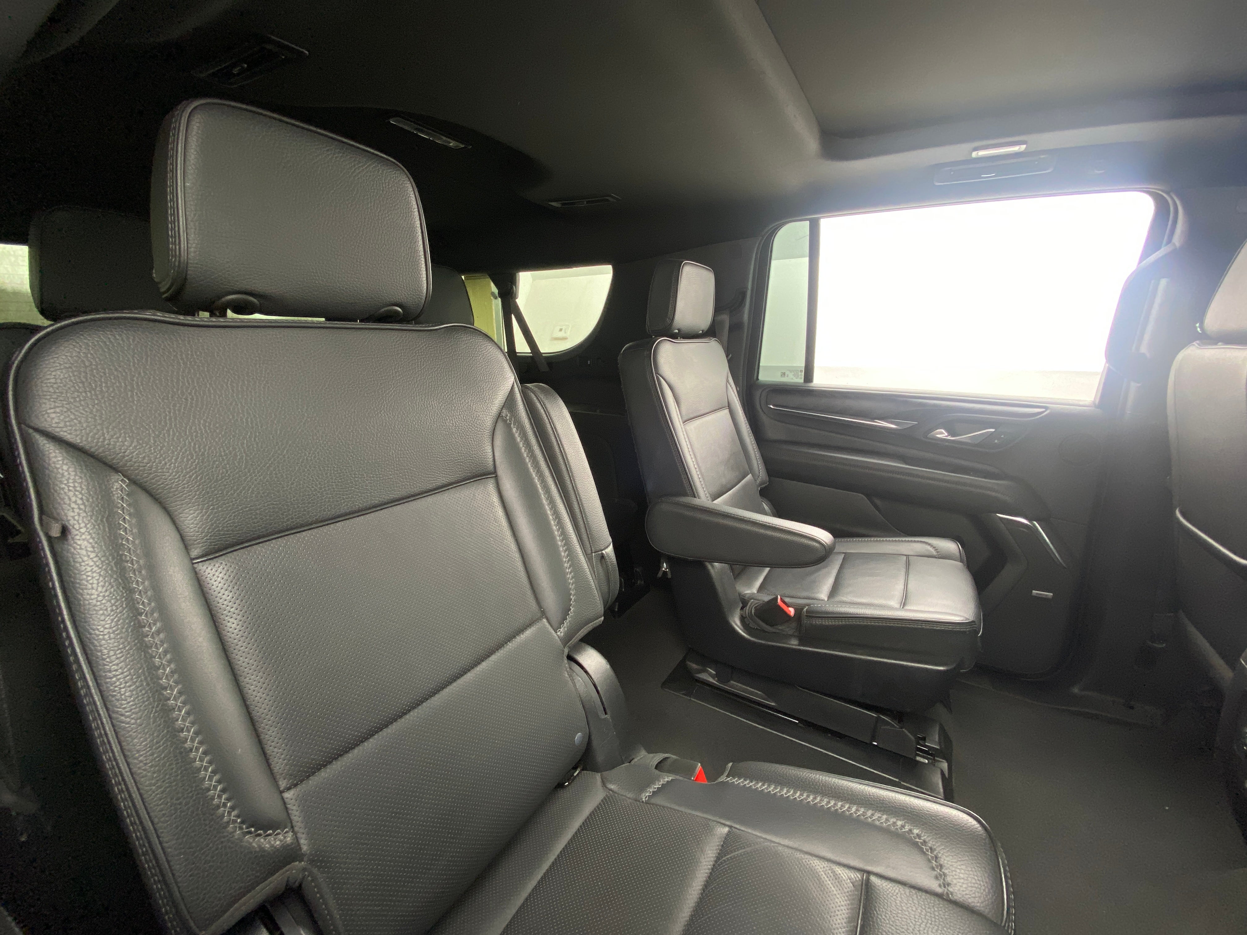 2023 GMC Yukon XL Denali 5