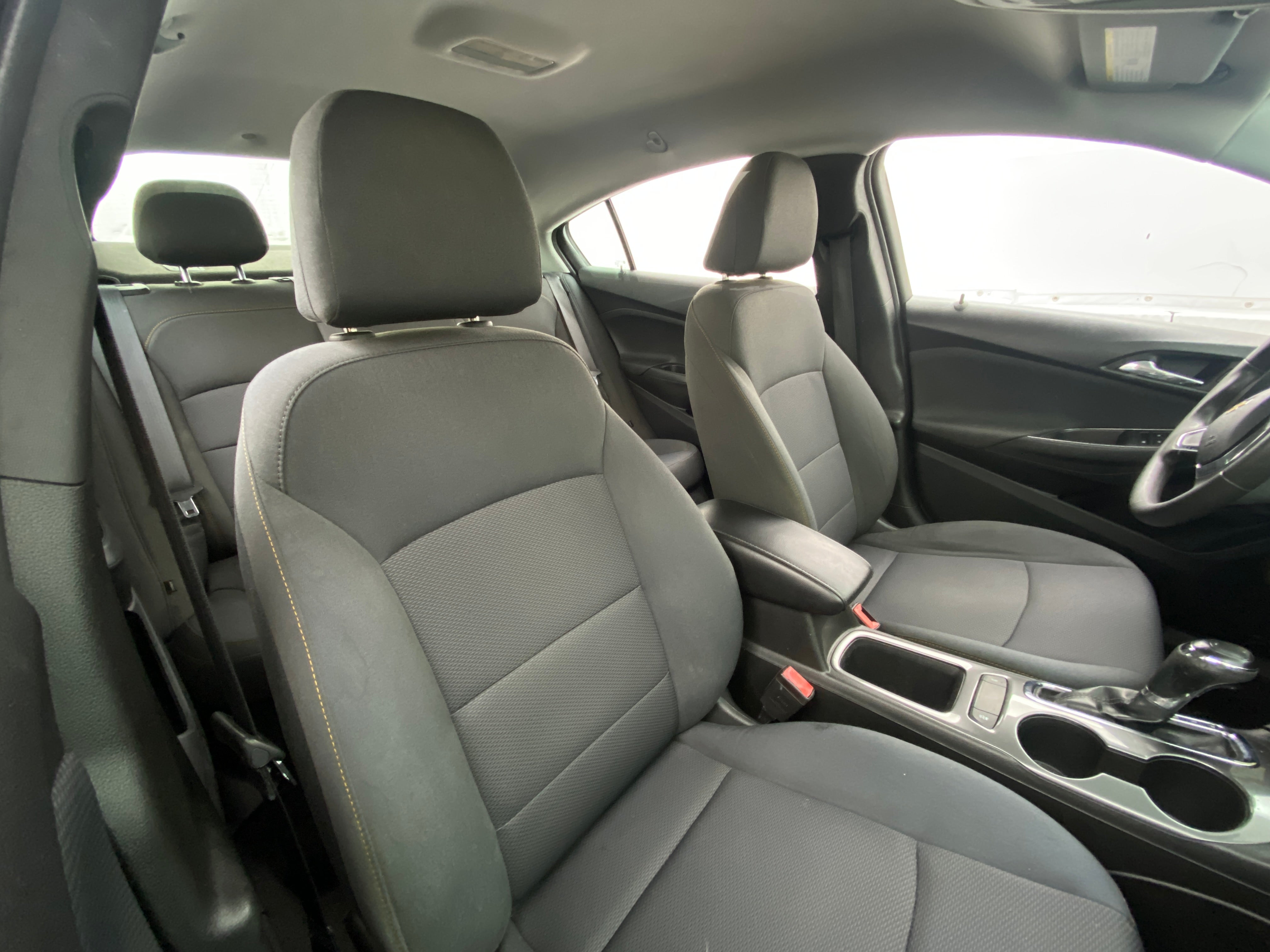 2019 Chevrolet Cruze LS 2