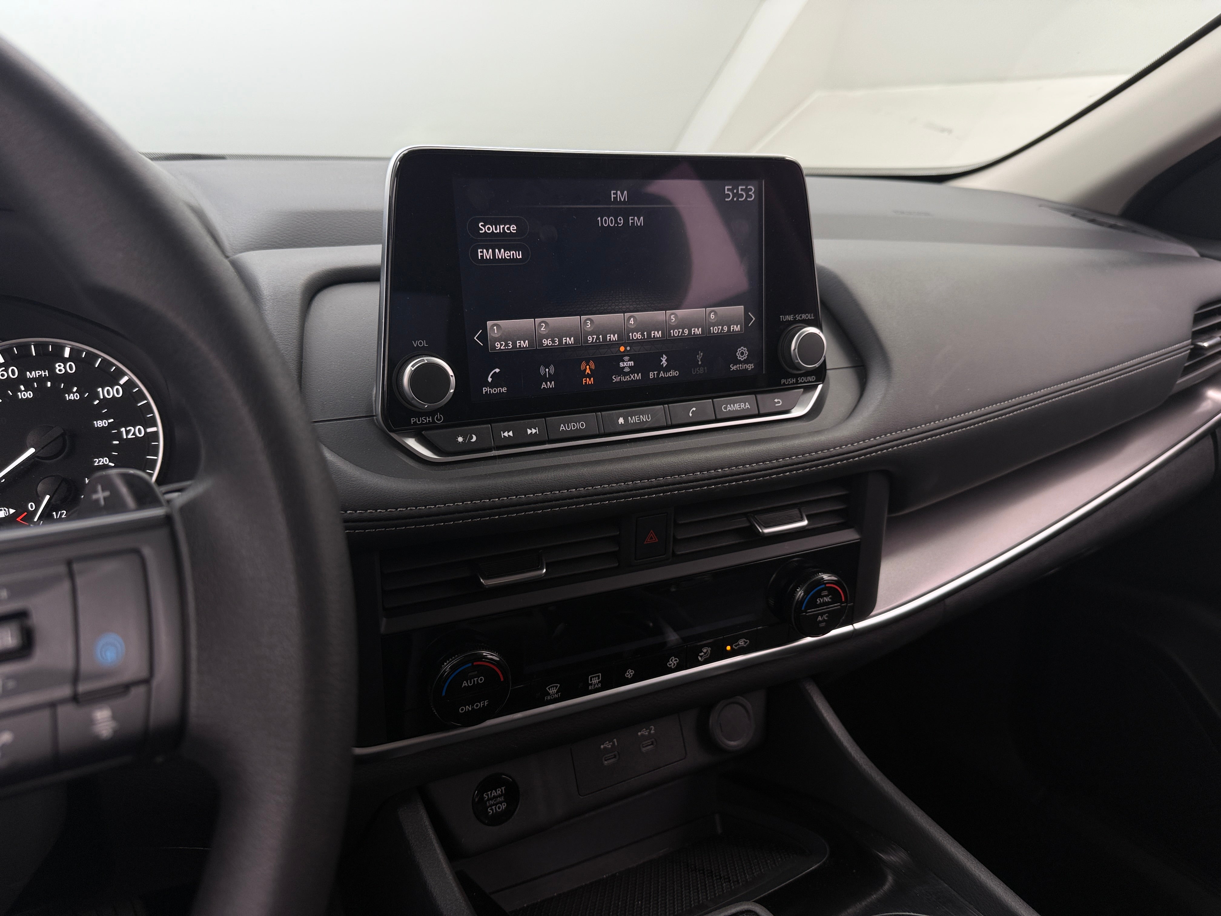 2024 Nissan Rogue SV 4