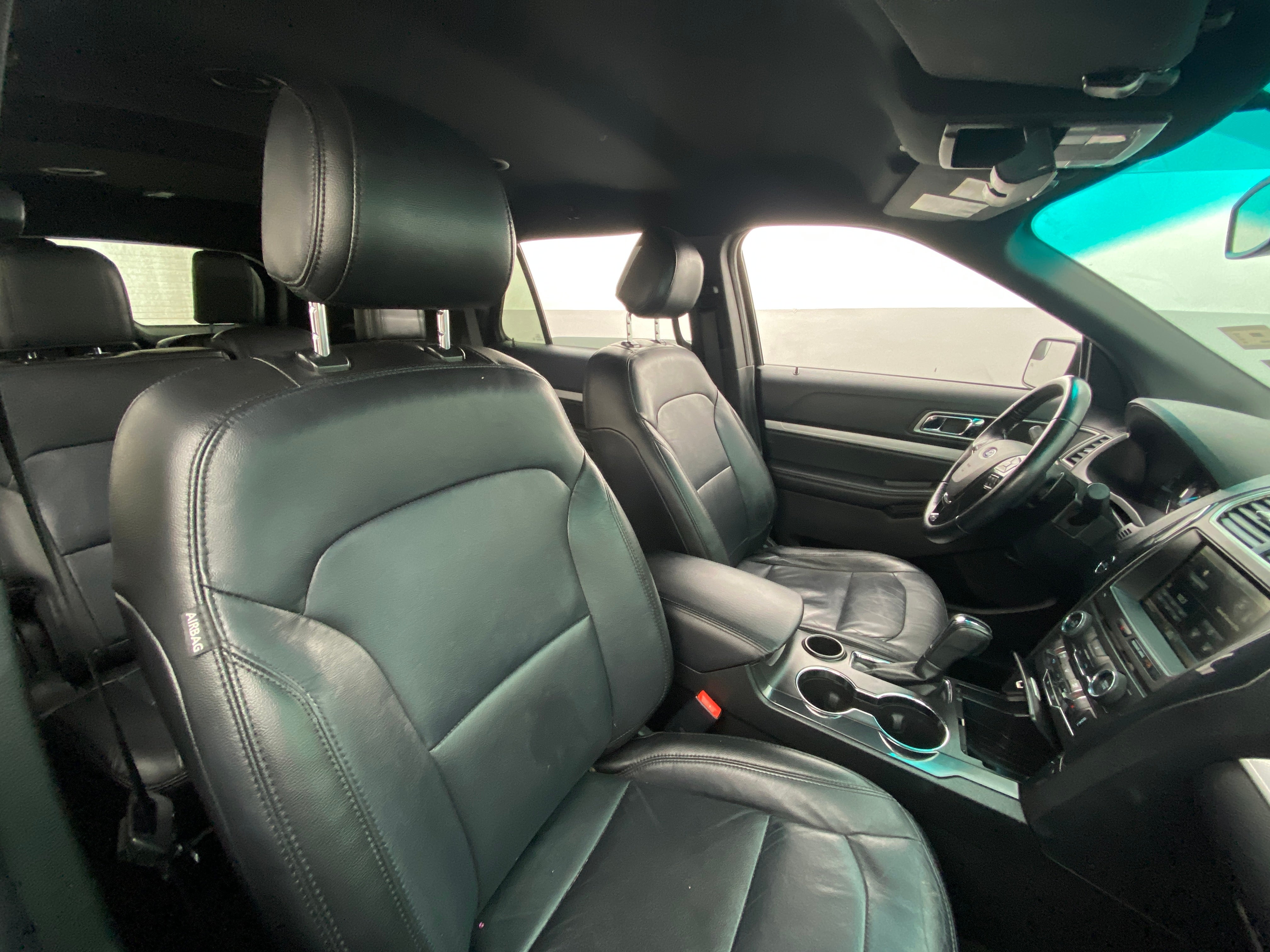 2016 Ford Explorer XLT 2