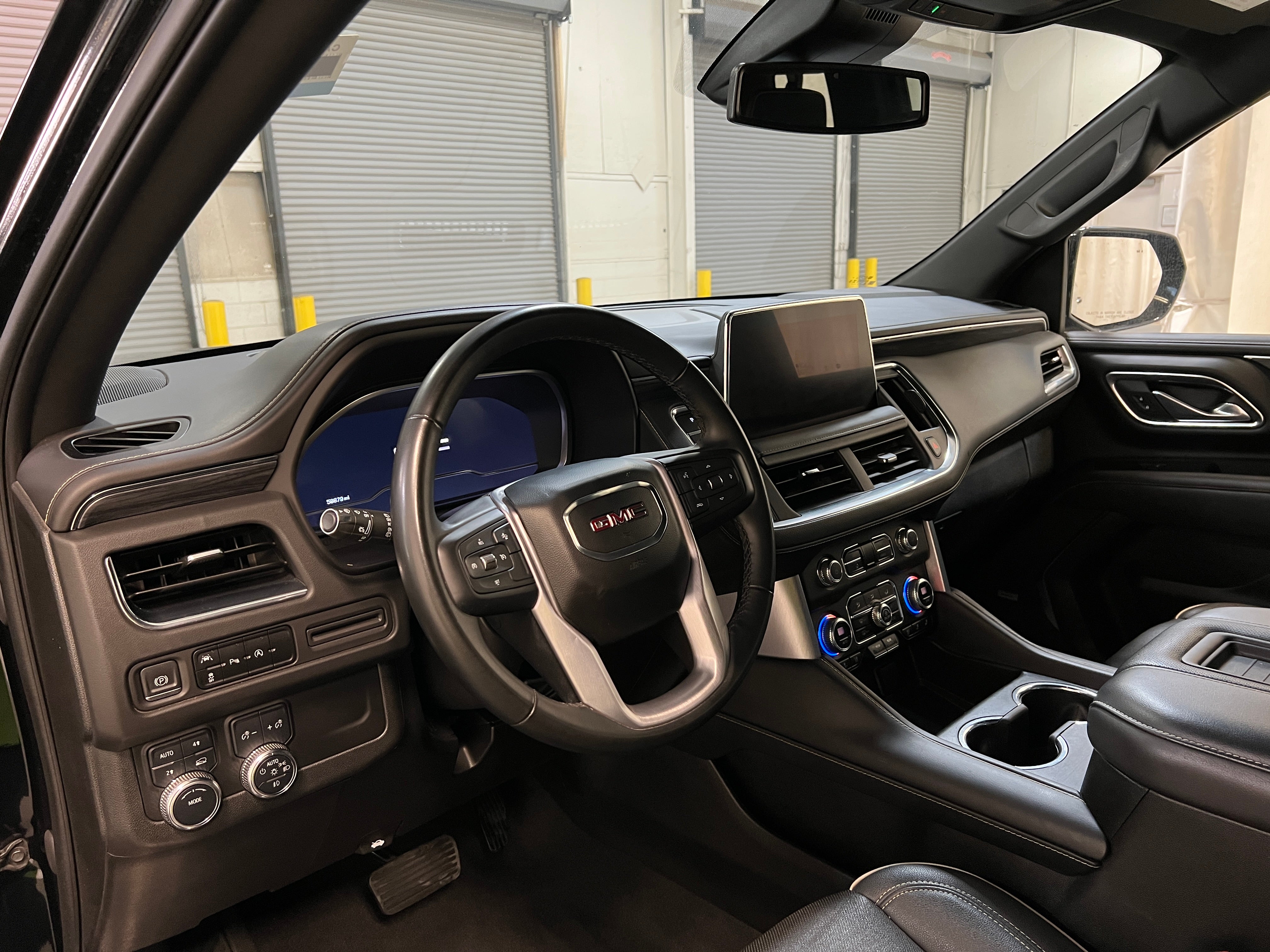 2023 GMC Yukon XL SLT 2