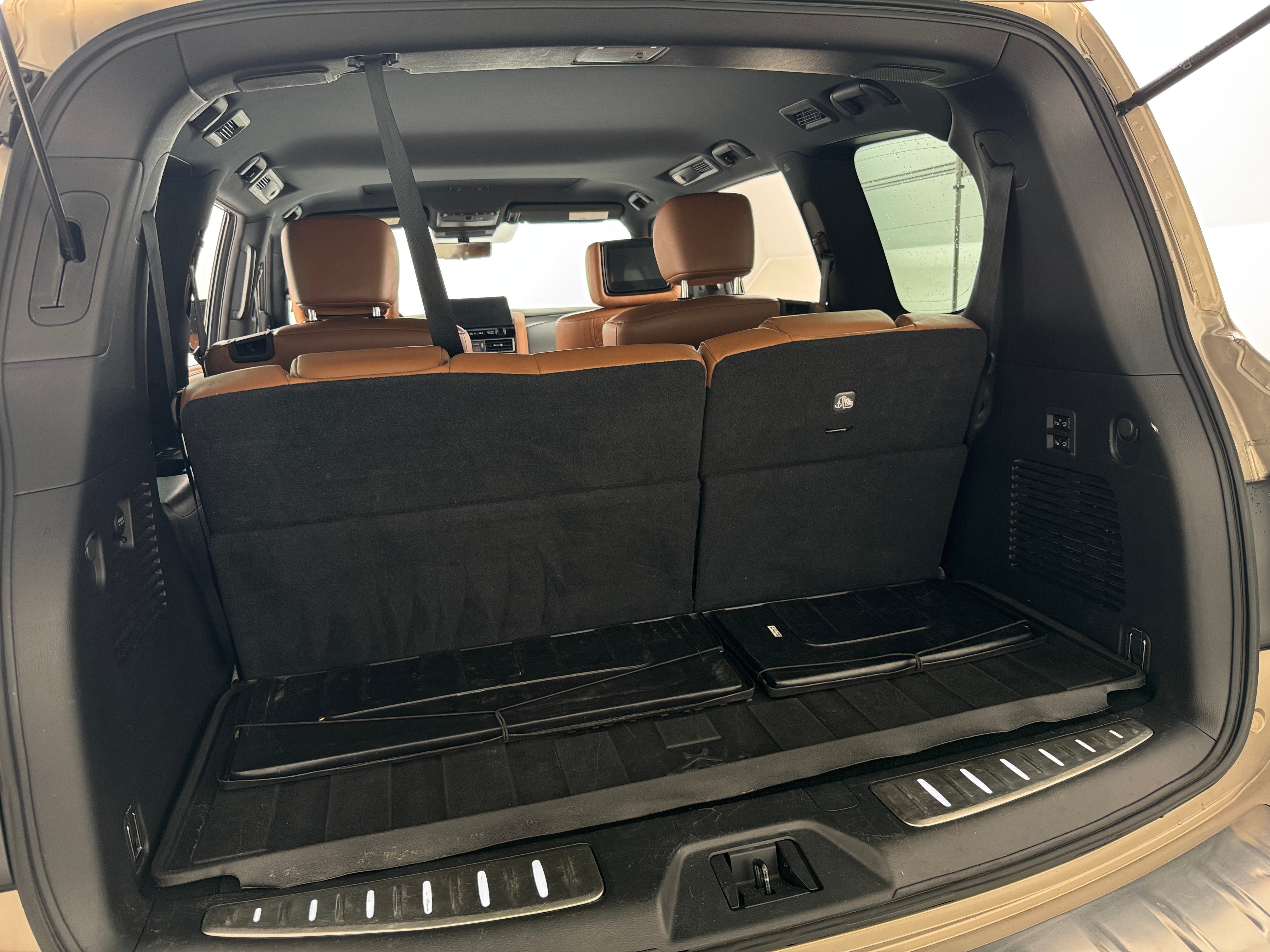 2022 INFINITI QX80 Sensory 6