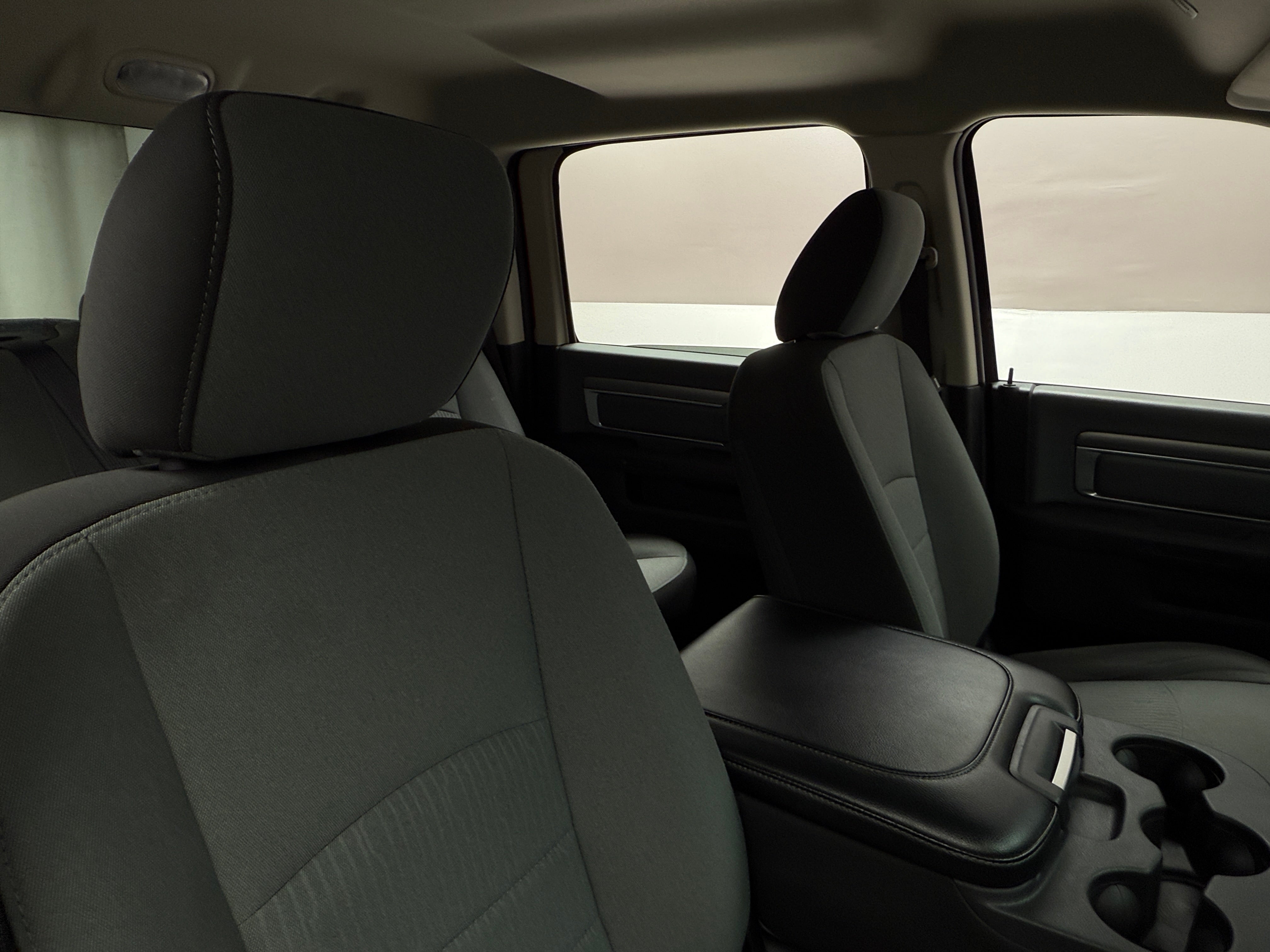 2022 RAM 1500 Classic SLT 2