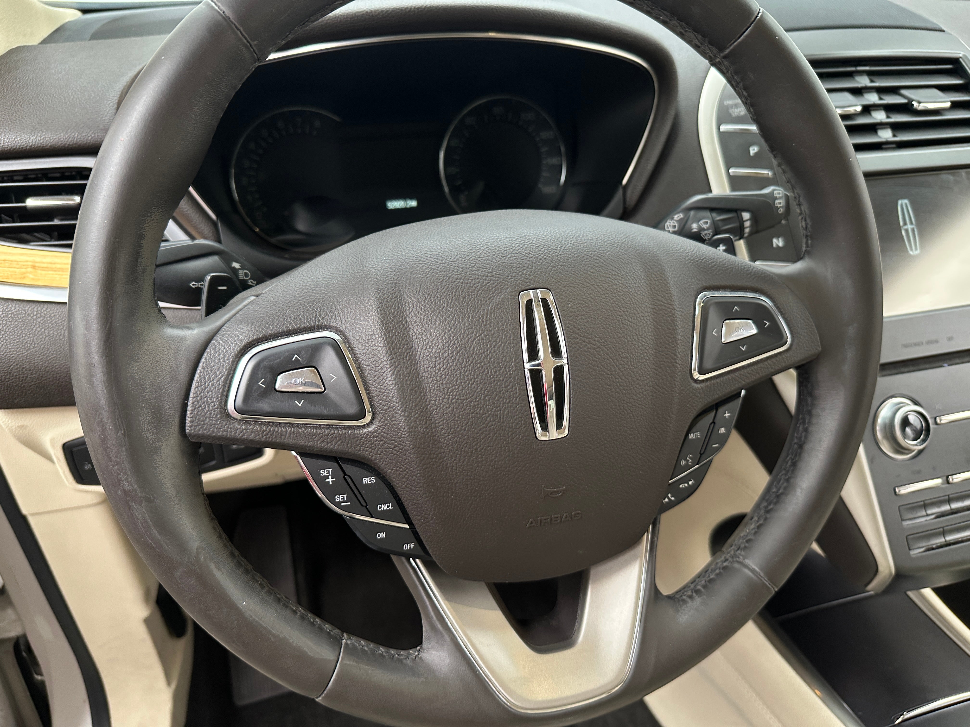 2015 Lincoln MKC Base 5