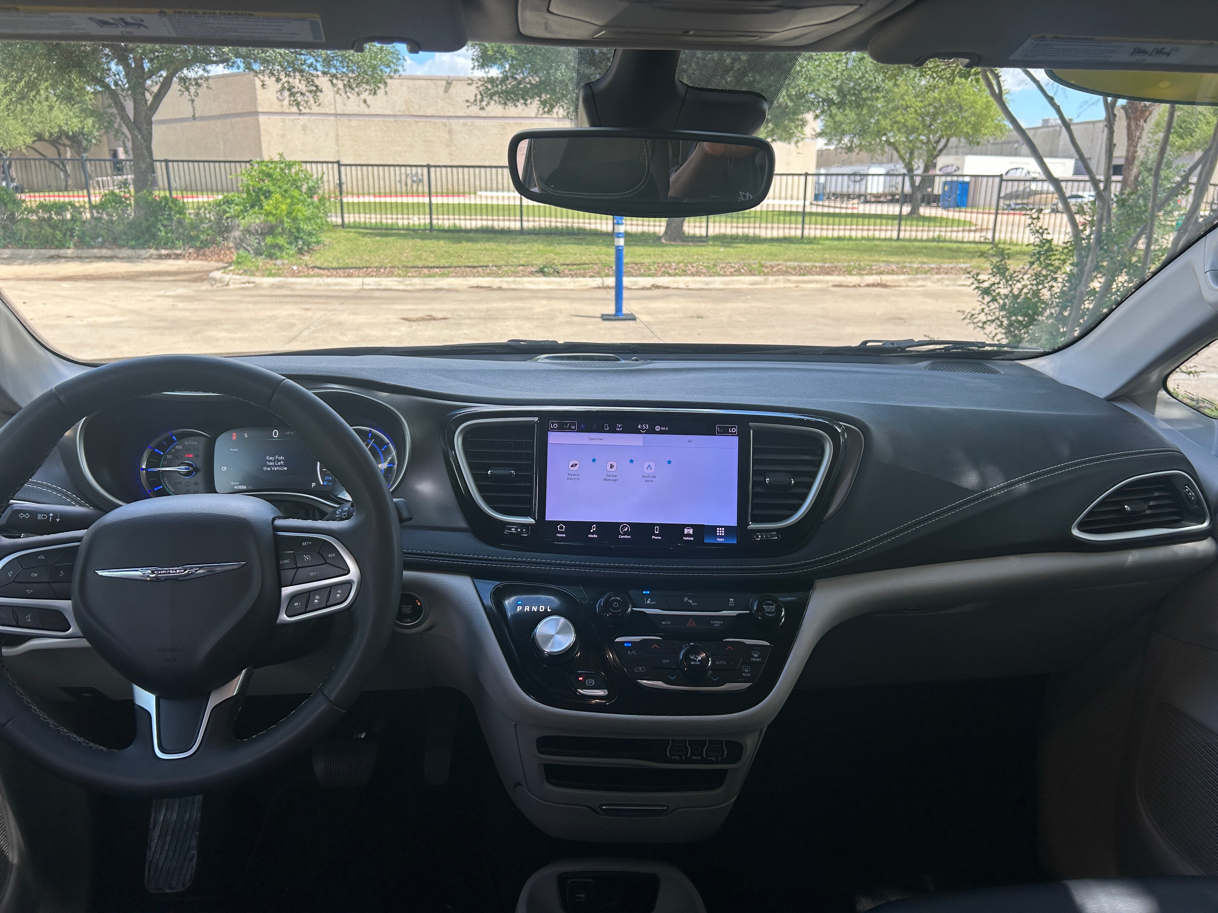2023 Chrysler Pacifica Hybrid Touring L 3