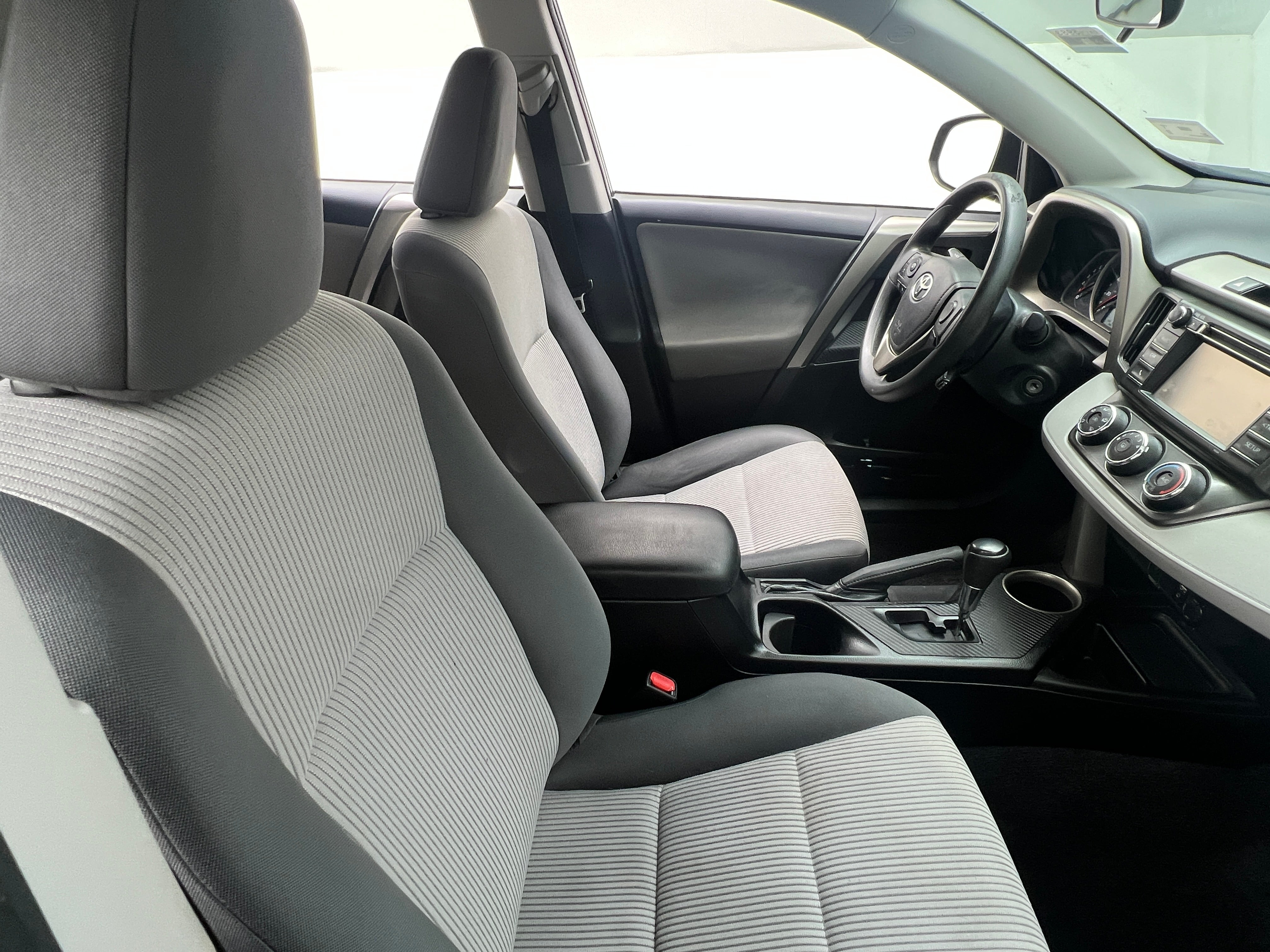 2014 Toyota RAV4 LE 2
