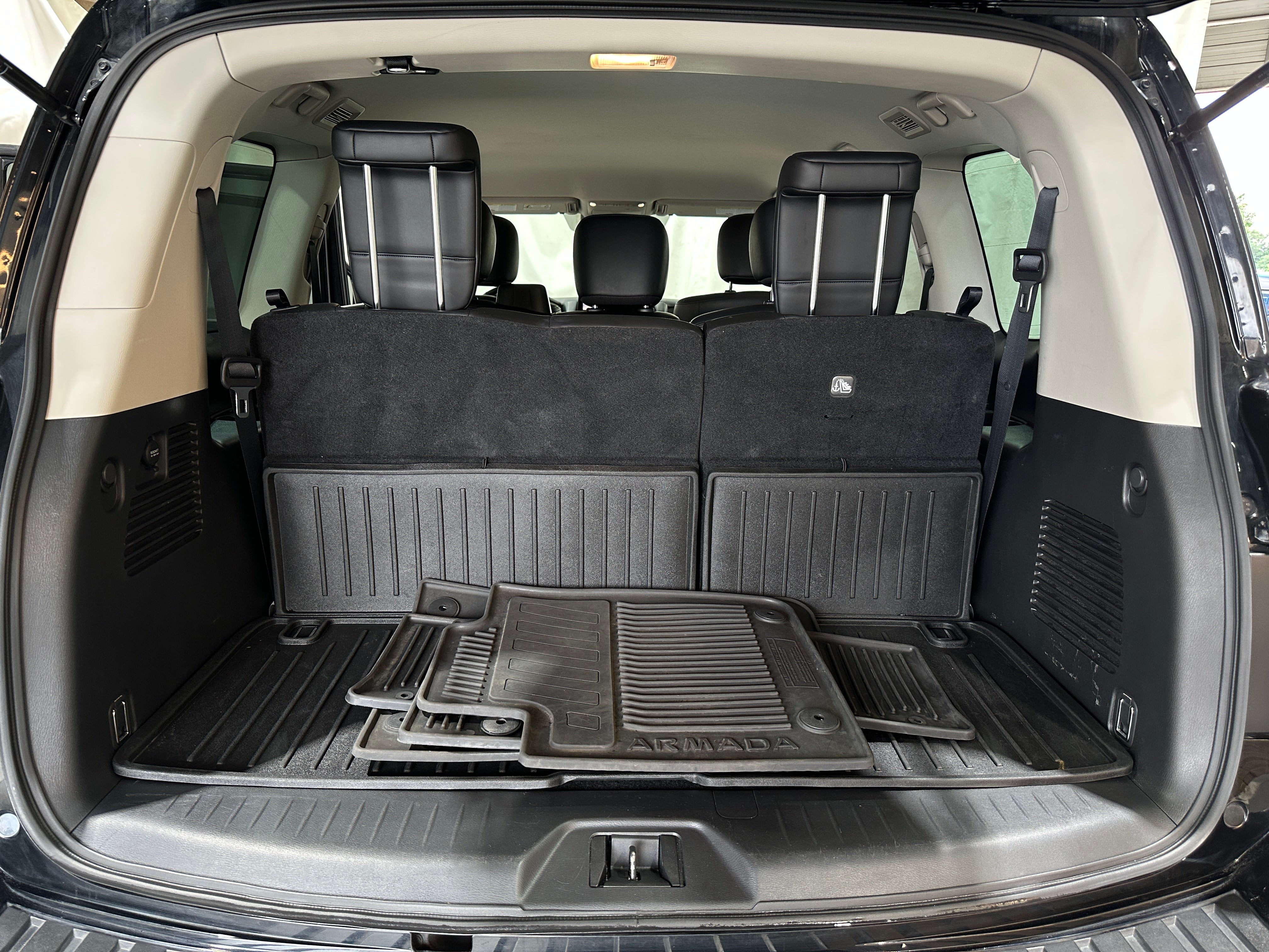 2023 Nissan Armada SV 7