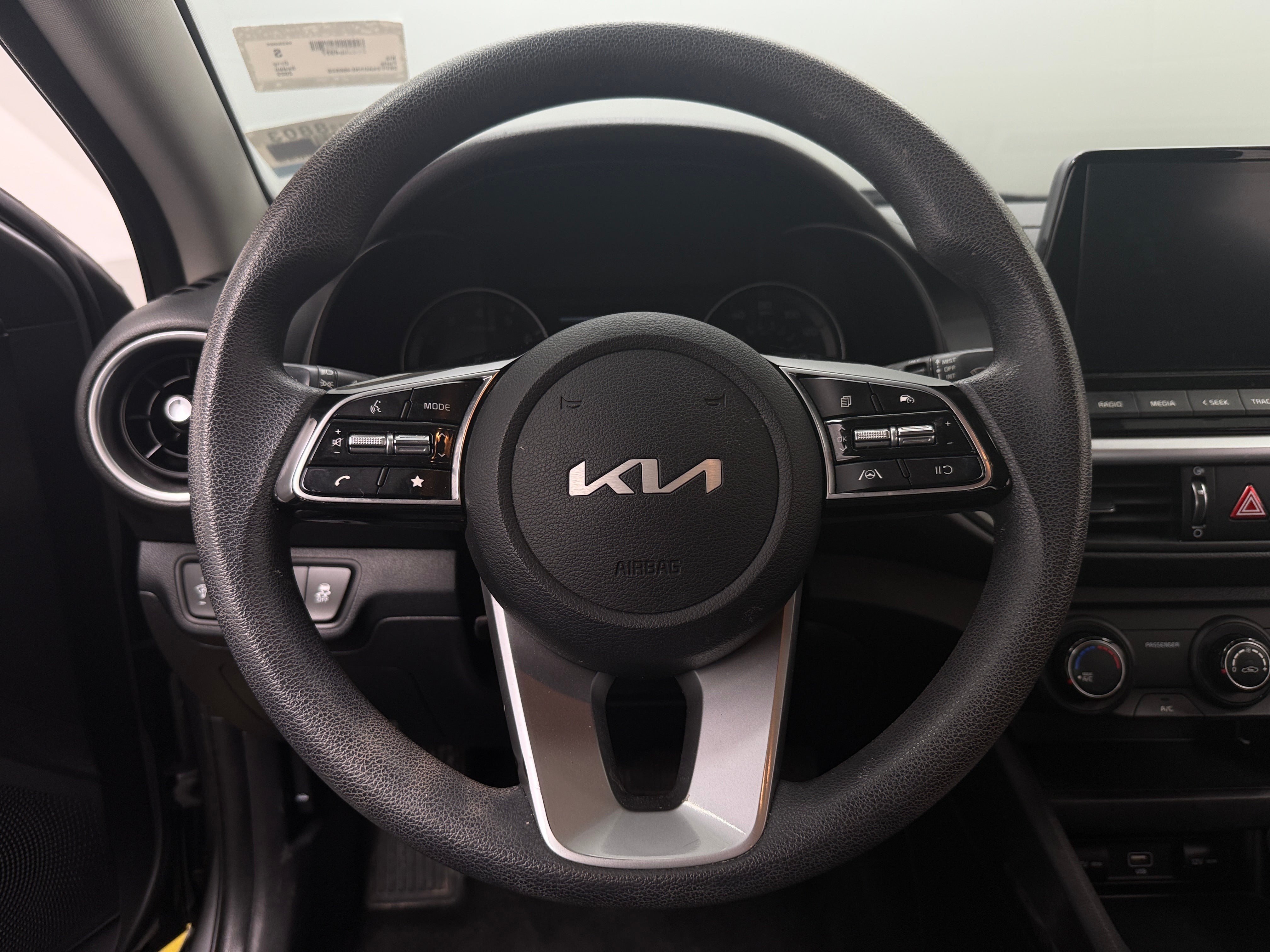 2022 Kia Forte LXS 5