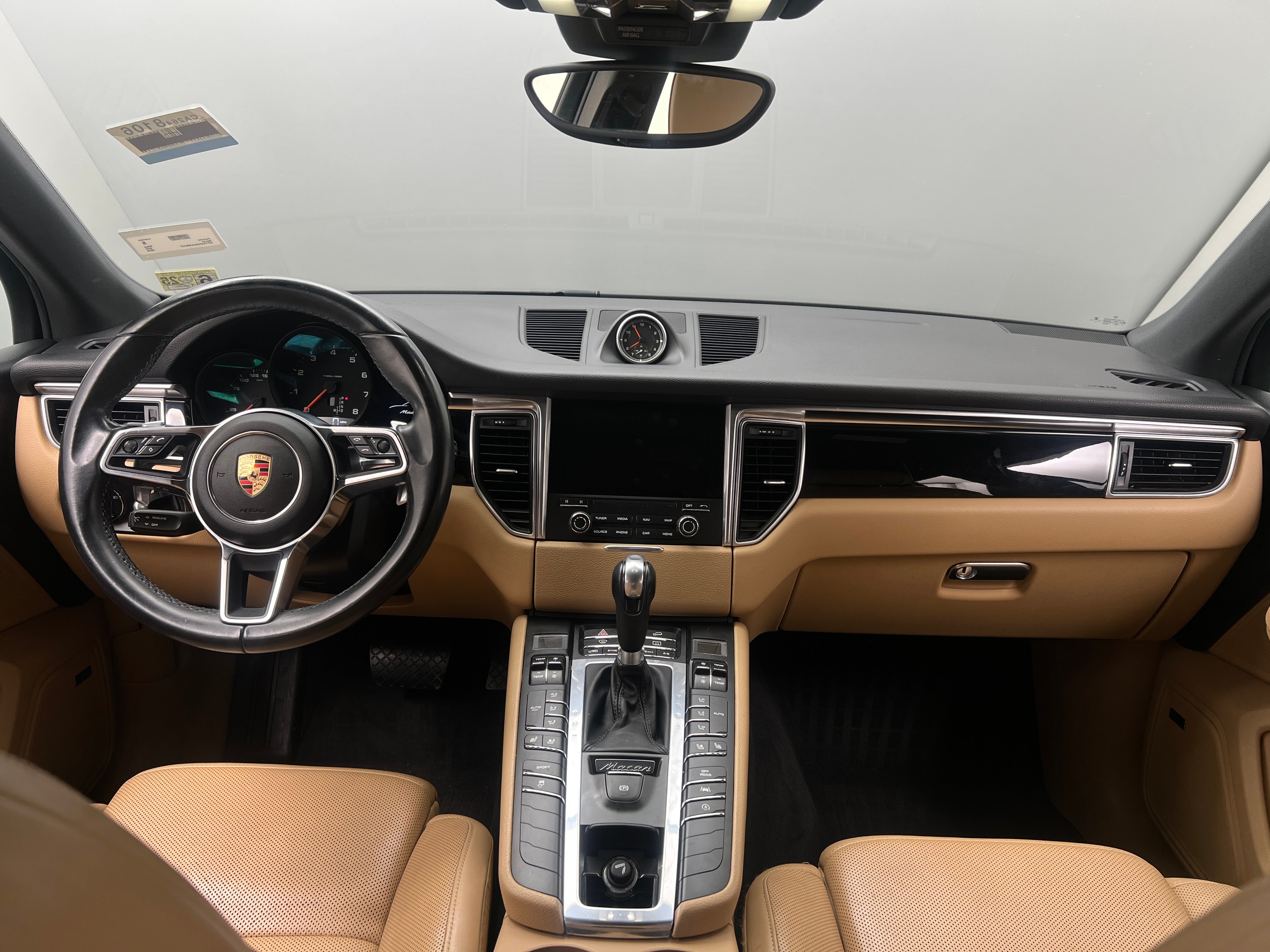 2018 Porsche Macan Base 2