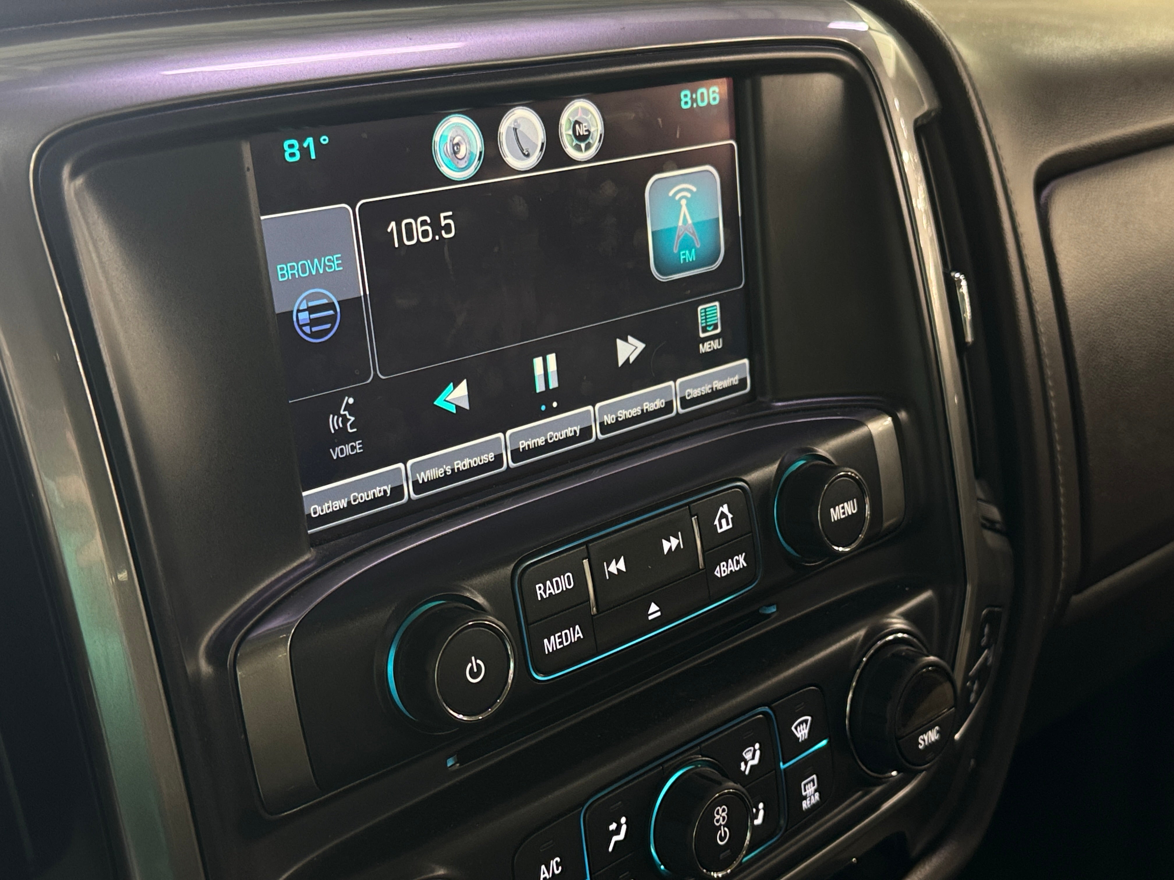2015 Chevrolet Silverado 1500 LTZ 3
