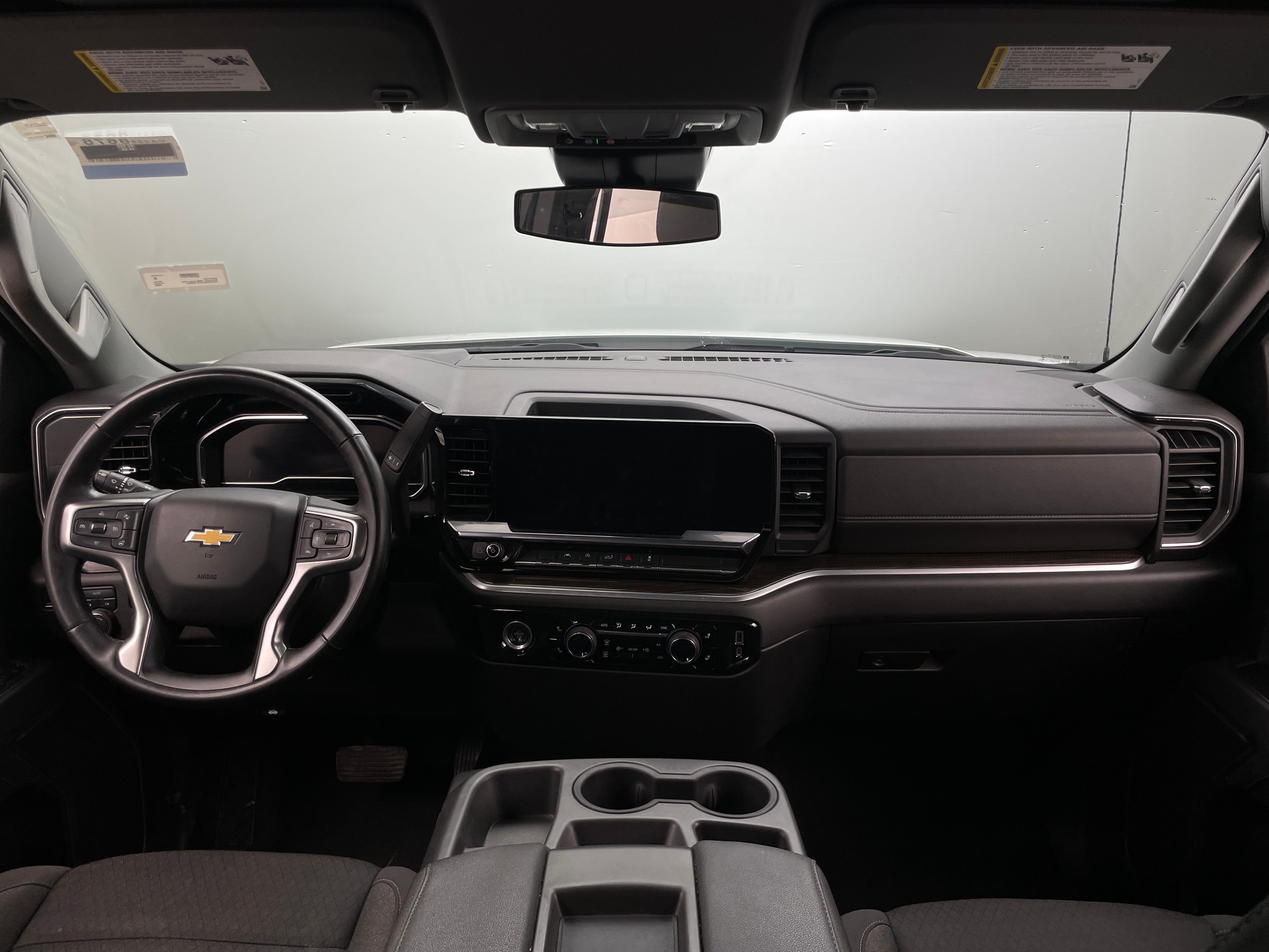 2023 Chevrolet Silverado 1500 LT 3