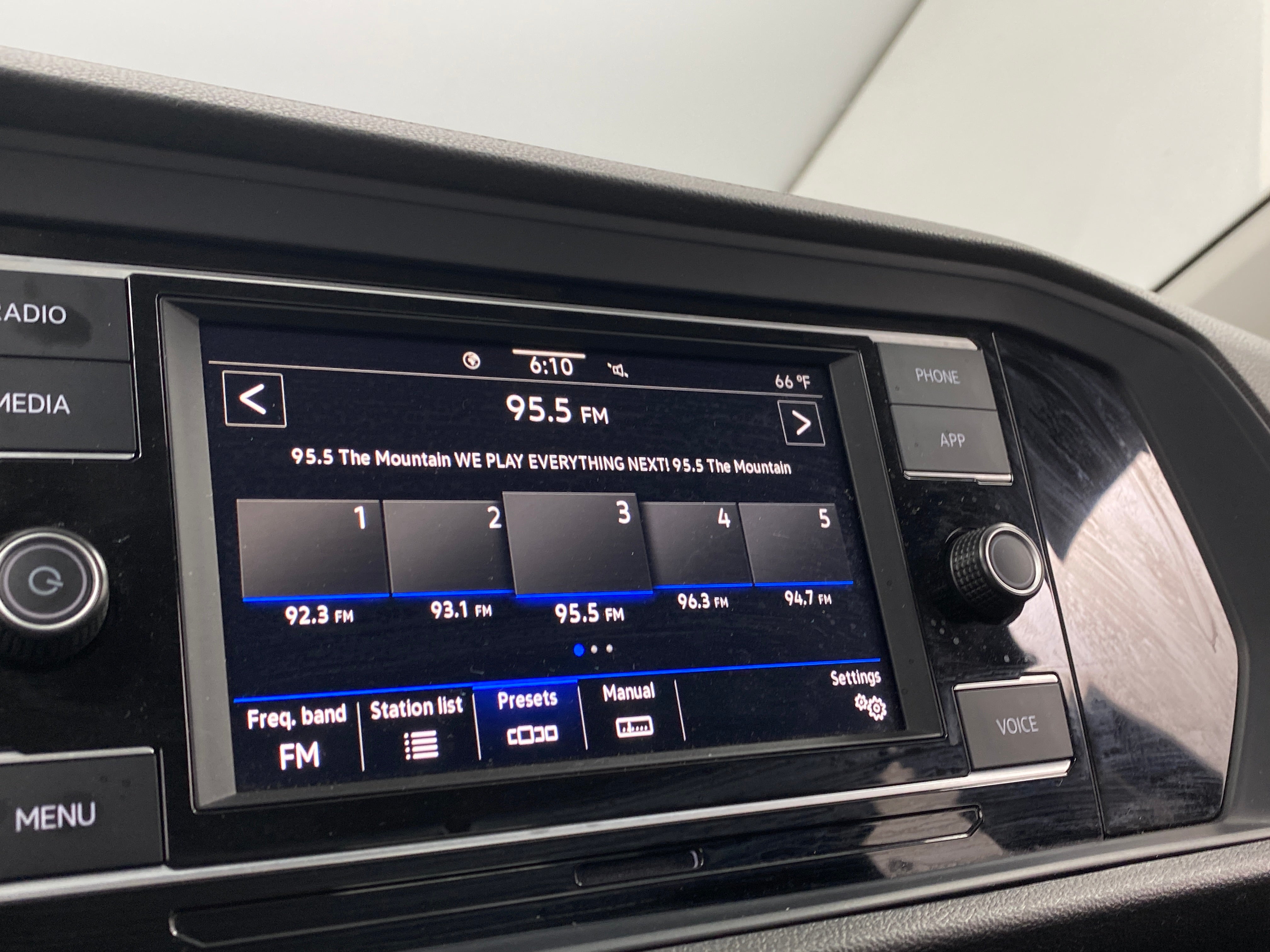 2024 Volkswagen Jetta S 4