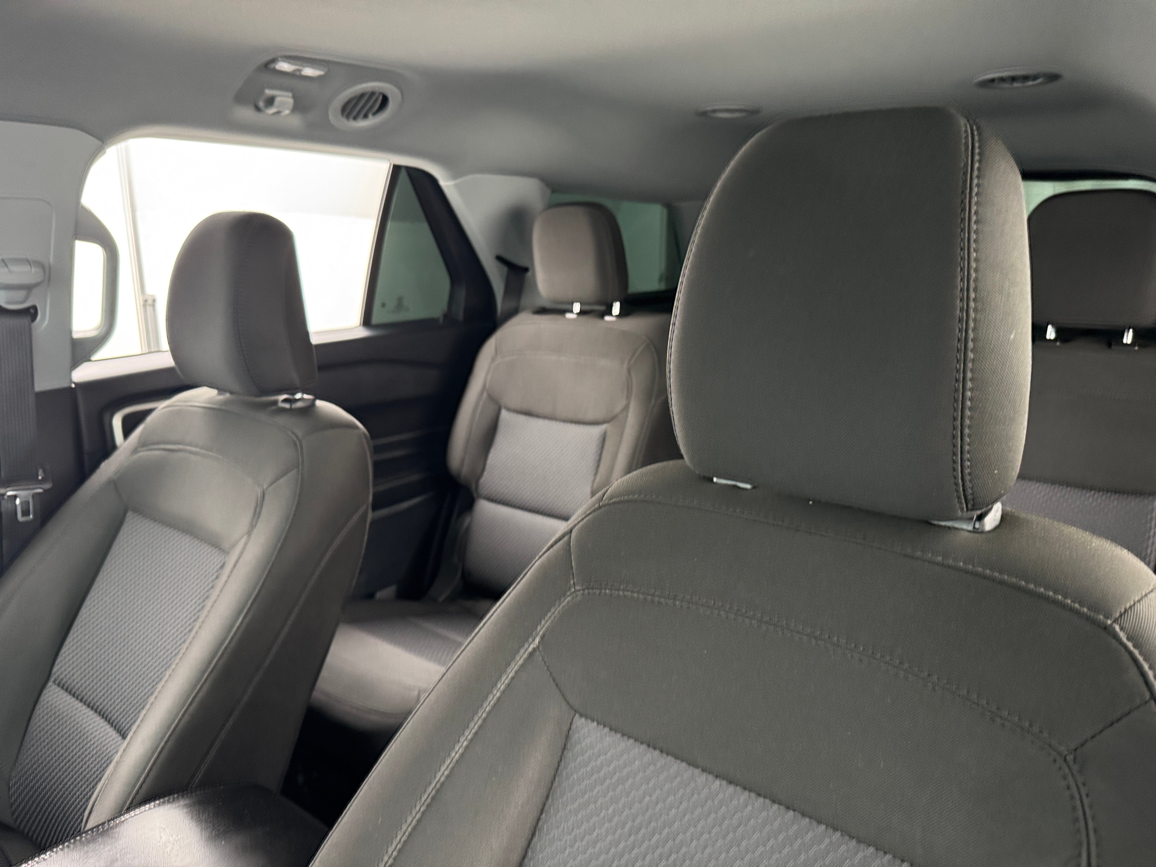 2022 Ford Explorer XLT 2