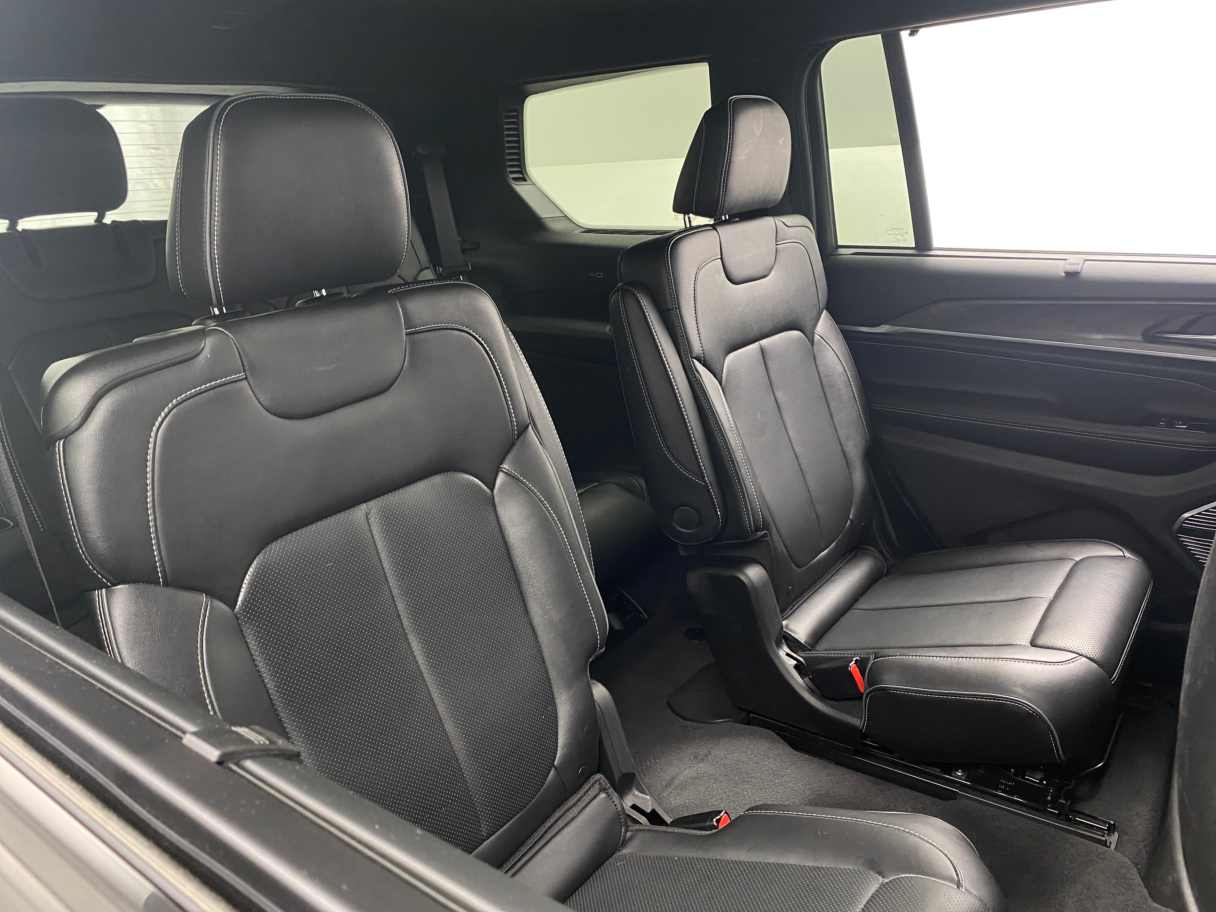 2022 Jeep Grand Cherokee L Overland 5