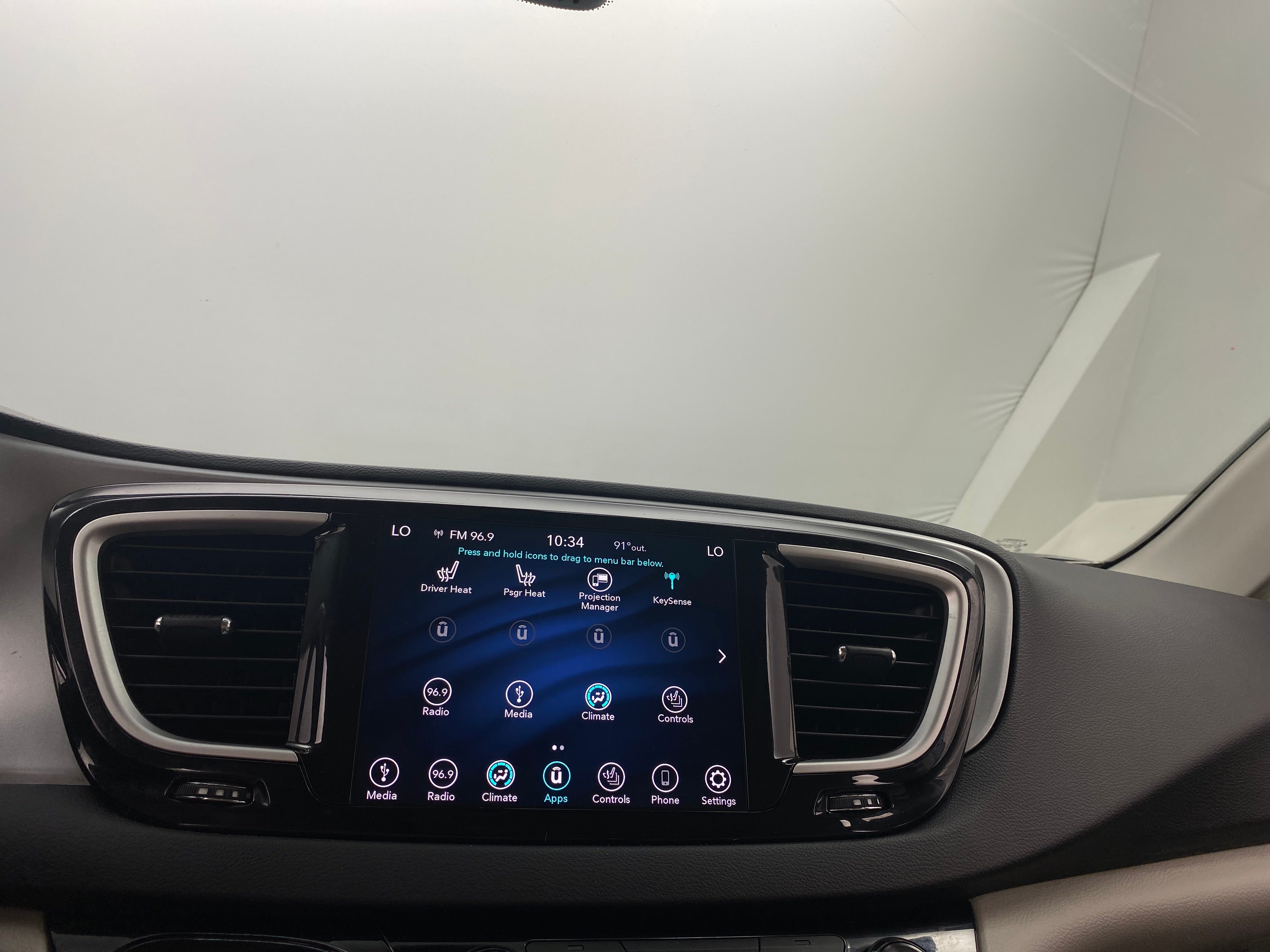2018 Chrysler Pacifica Hybrid Touring L 3