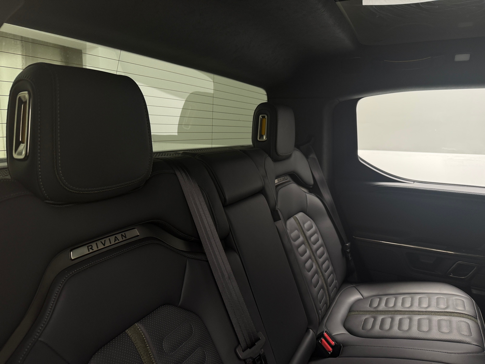 Thumbnail: 2022 Rivian R1T - 5